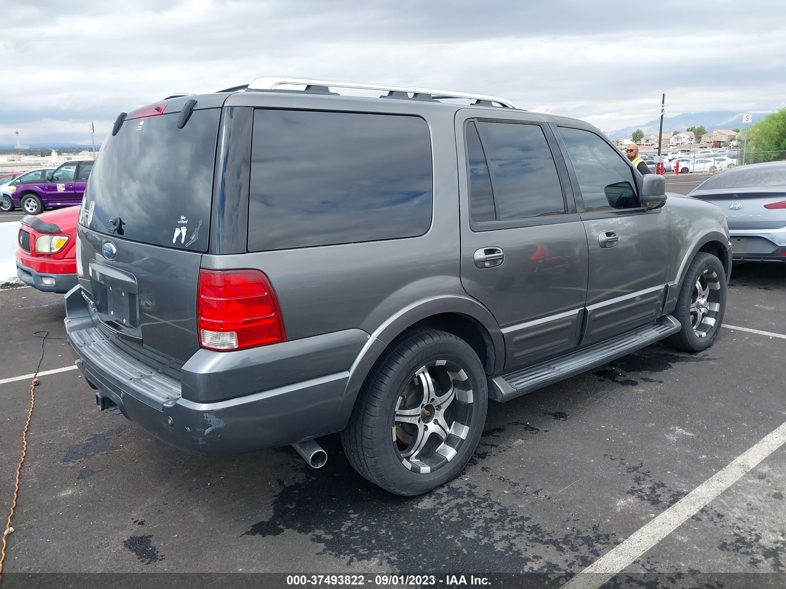 Photo 3 VIN: 1FMFU19565LA47067 - FORD EXPEDITION 