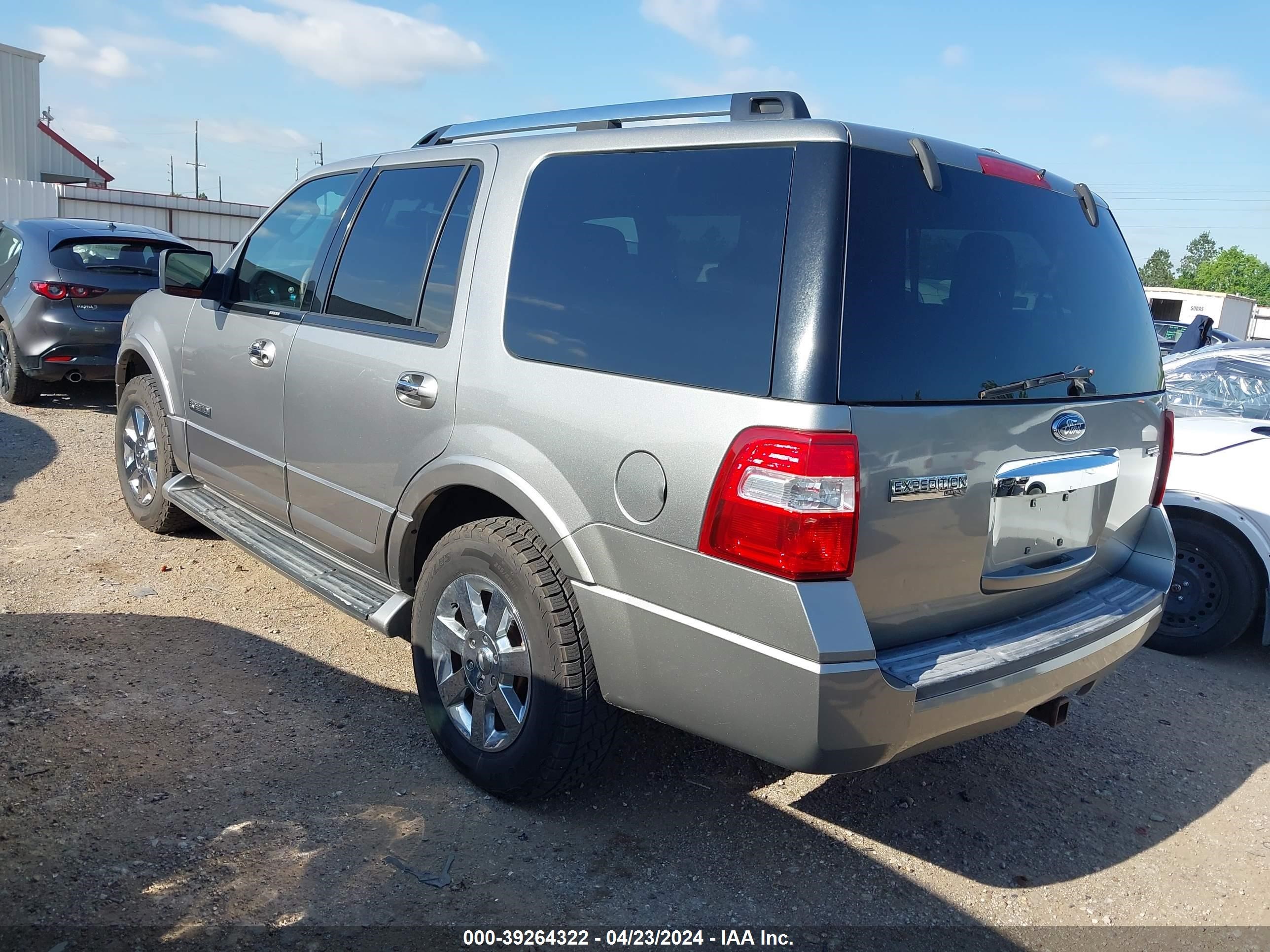 Photo 2 VIN: 1FMFU19588LA79054 - FORD EXPEDITION 