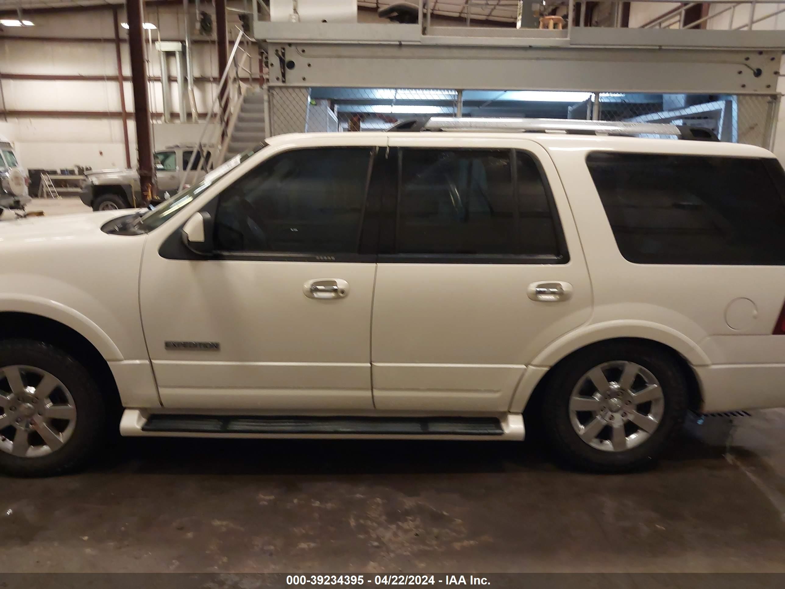 Photo 13 VIN: 1FMFU20527LA57679 - FORD EXPEDITION 