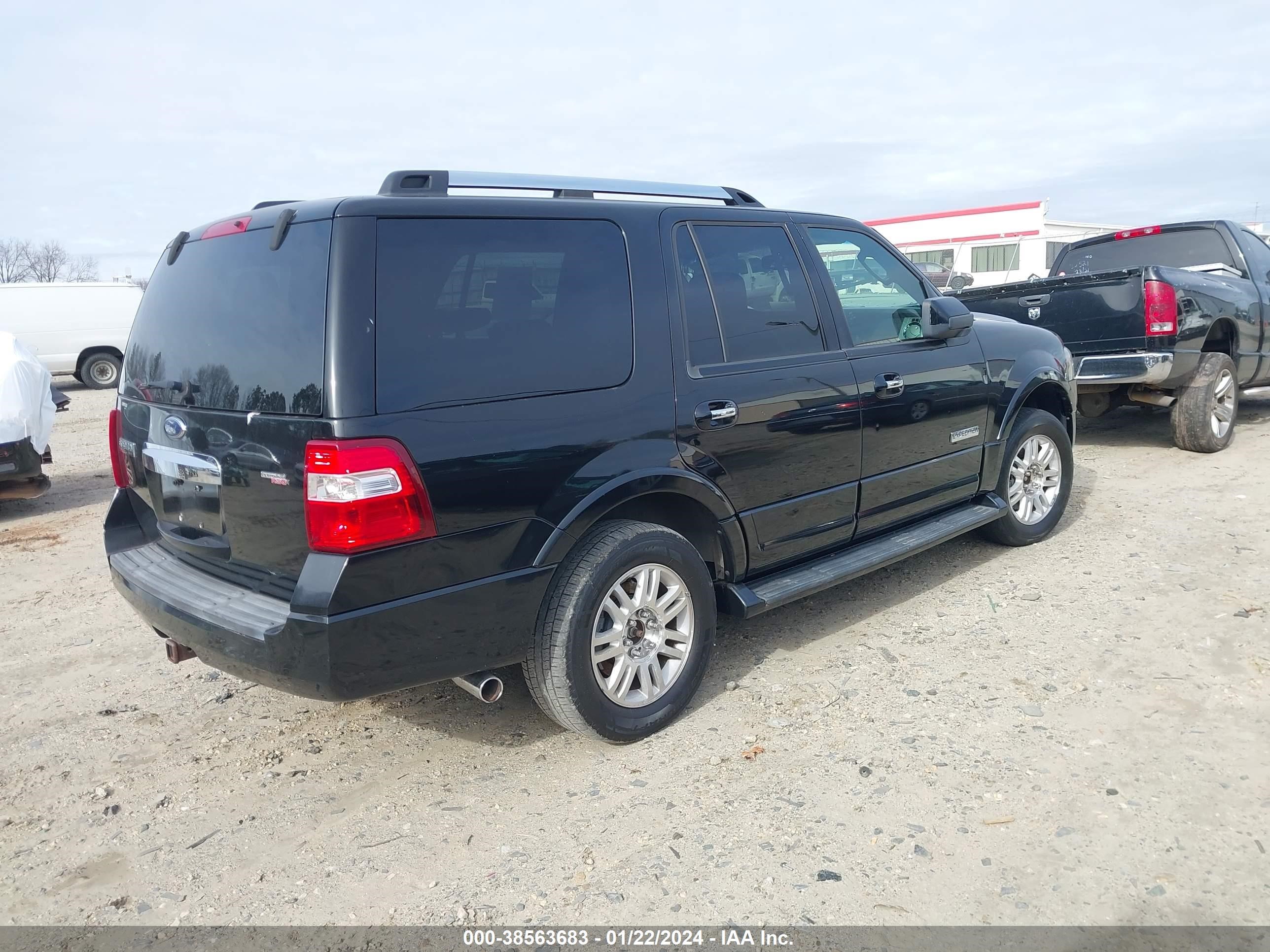 Photo 3 VIN: 1FMFU20528LA85256 - FORD EXPEDITION 