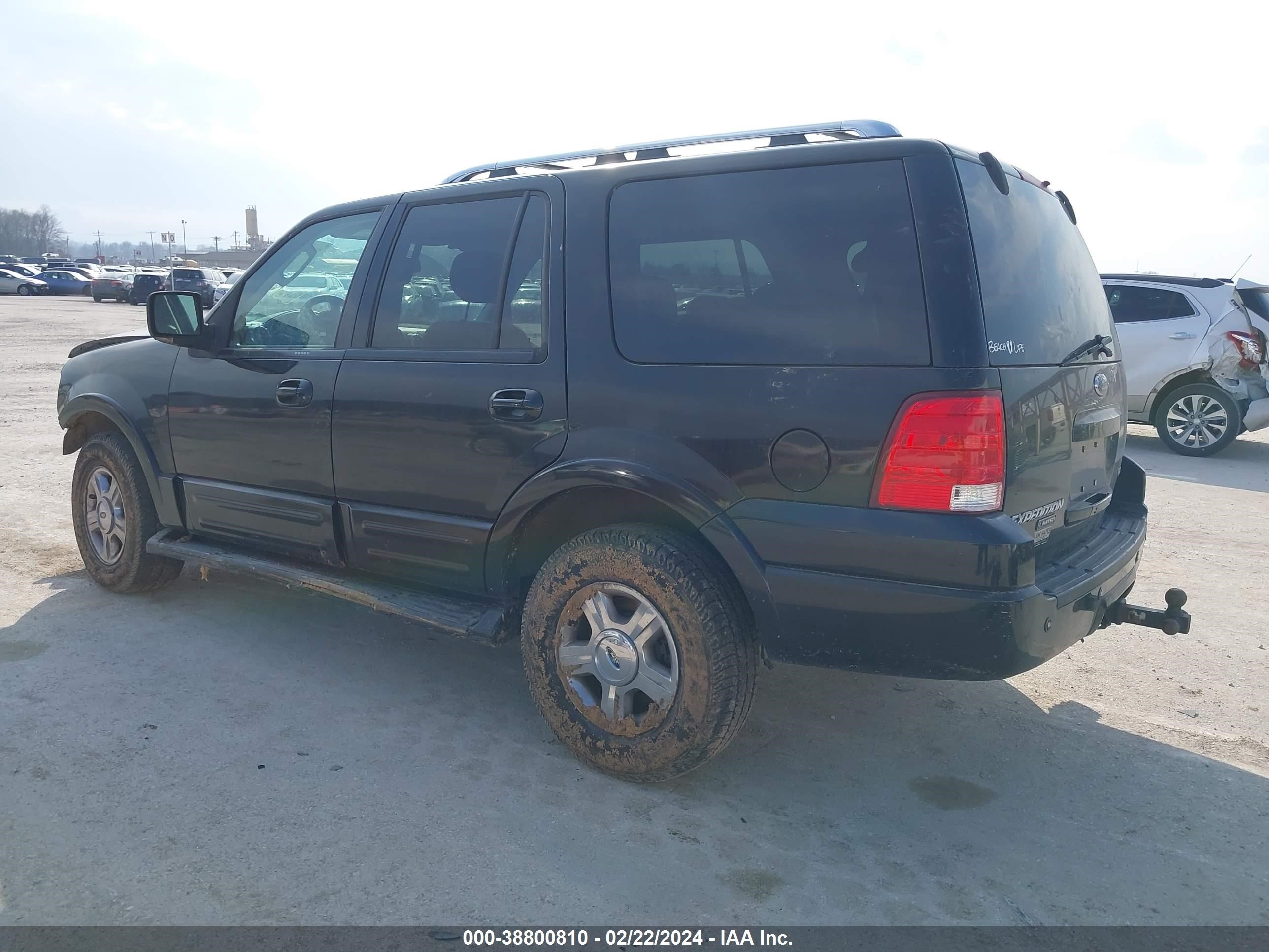 Photo 2 VIN: 1FMFU20556LA66262 - FORD EXPEDITION 