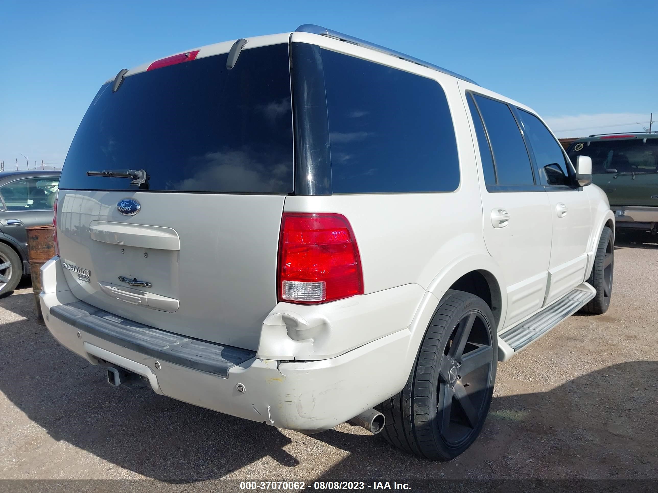 Photo 3 VIN: 1FMFU20566LA84771 - FORD EXPEDITION 