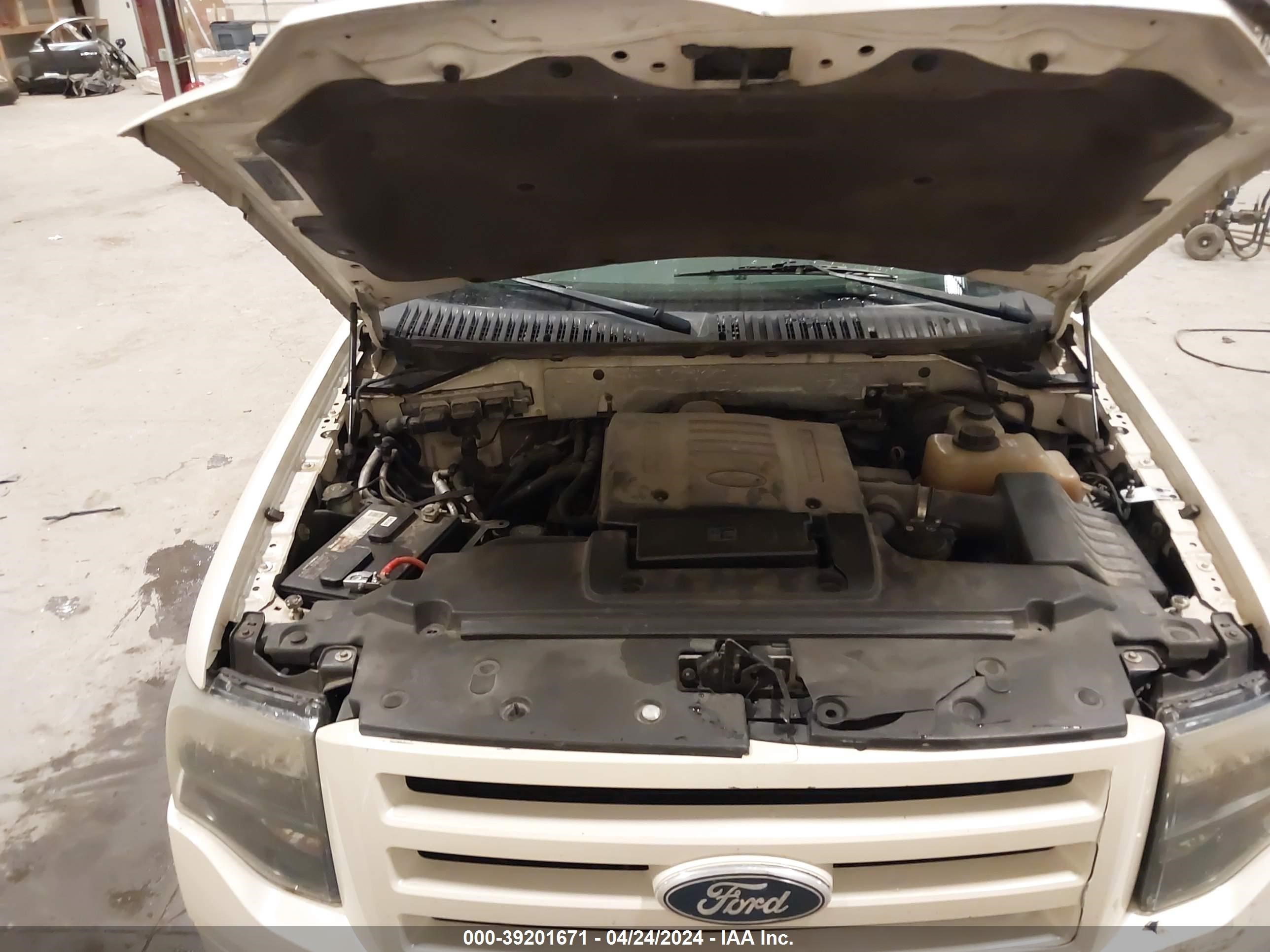 Photo 9 VIN: 1FMFU20567LA76638 - FORD EXPEDITION 