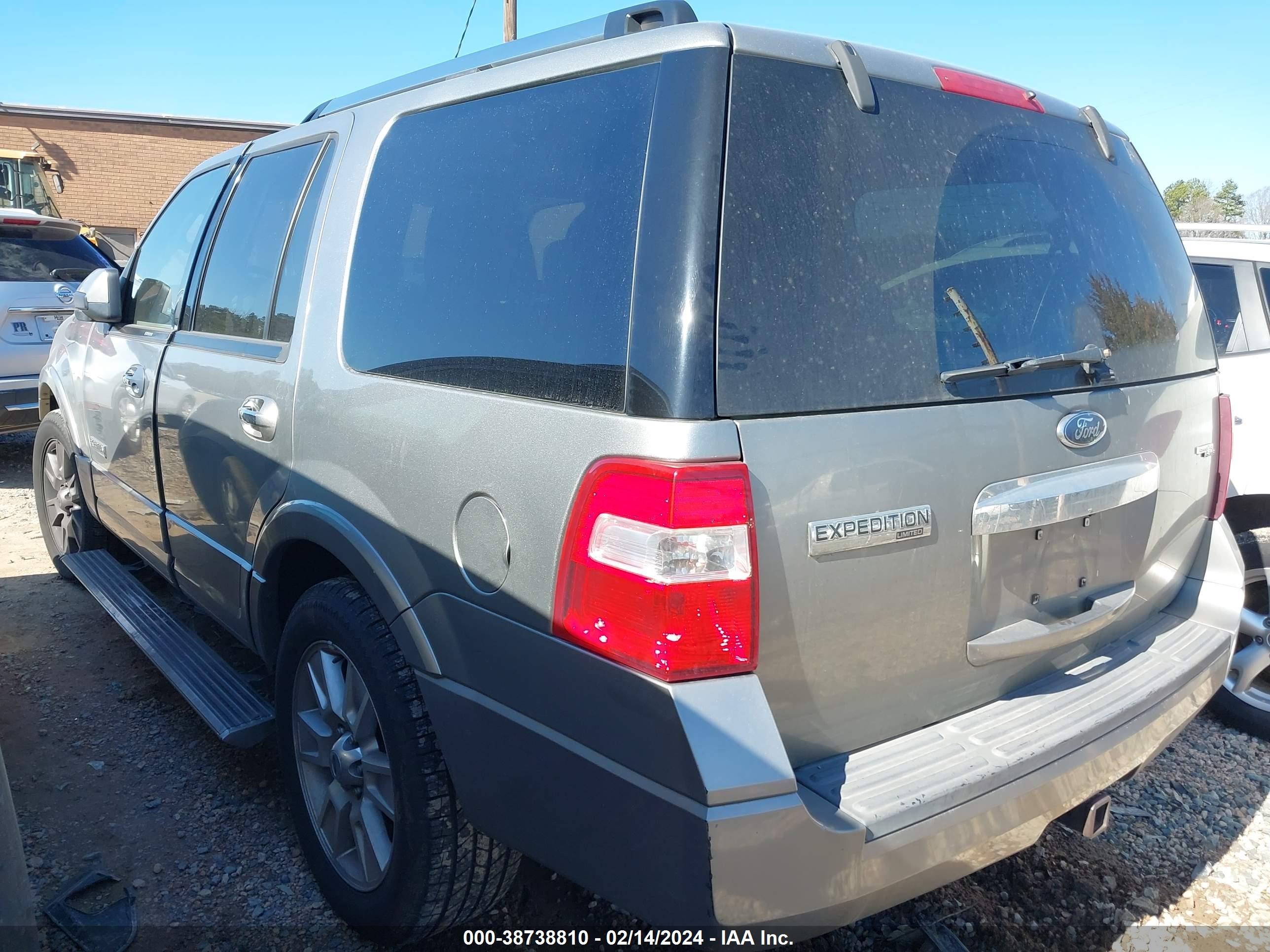 Photo 2 VIN: 1FMFU20568LA46766 - FORD EXPEDITION 