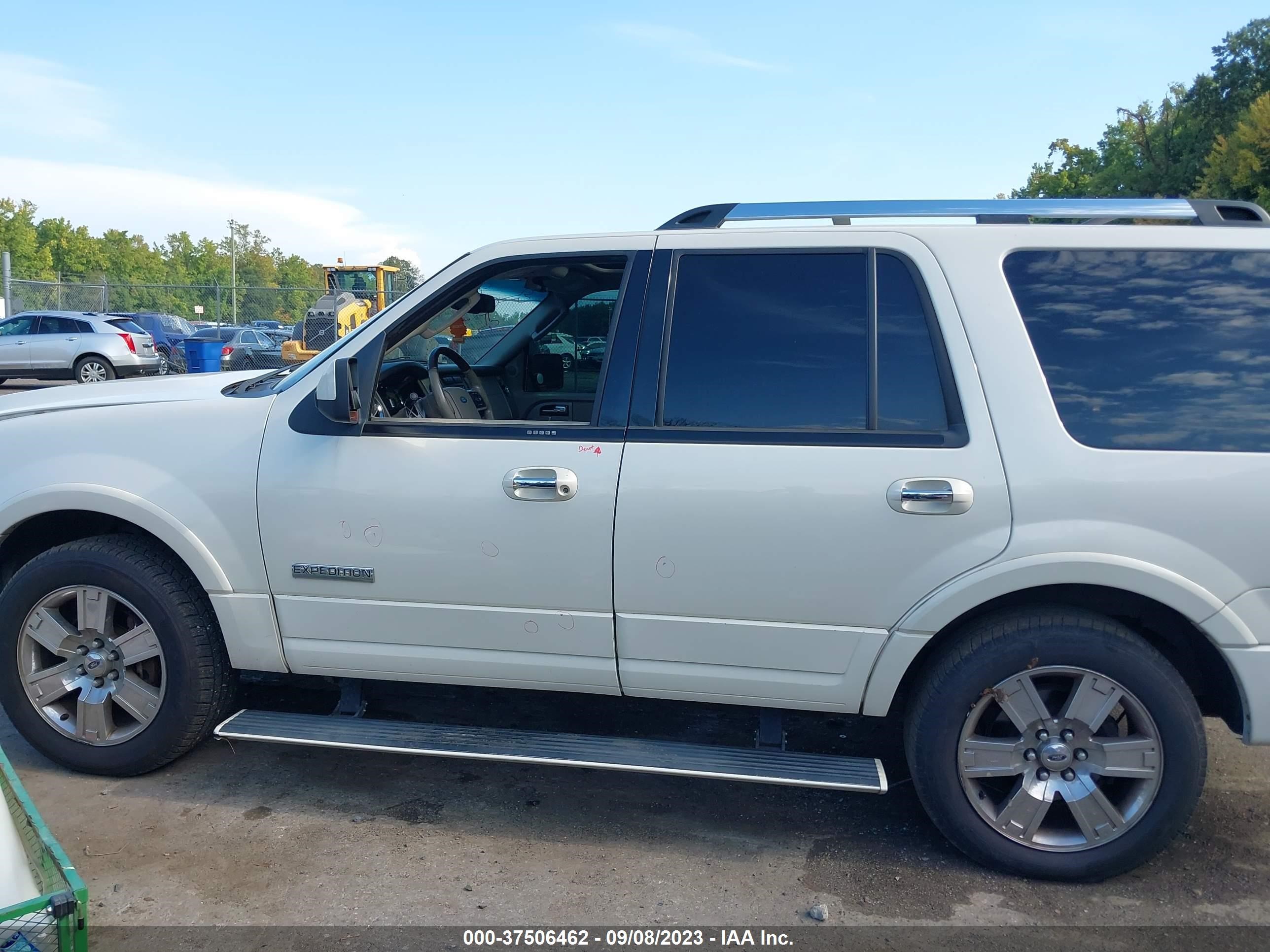 Photo 13 VIN: 1FMFU20588LA11002 - FORD EXPEDITION 