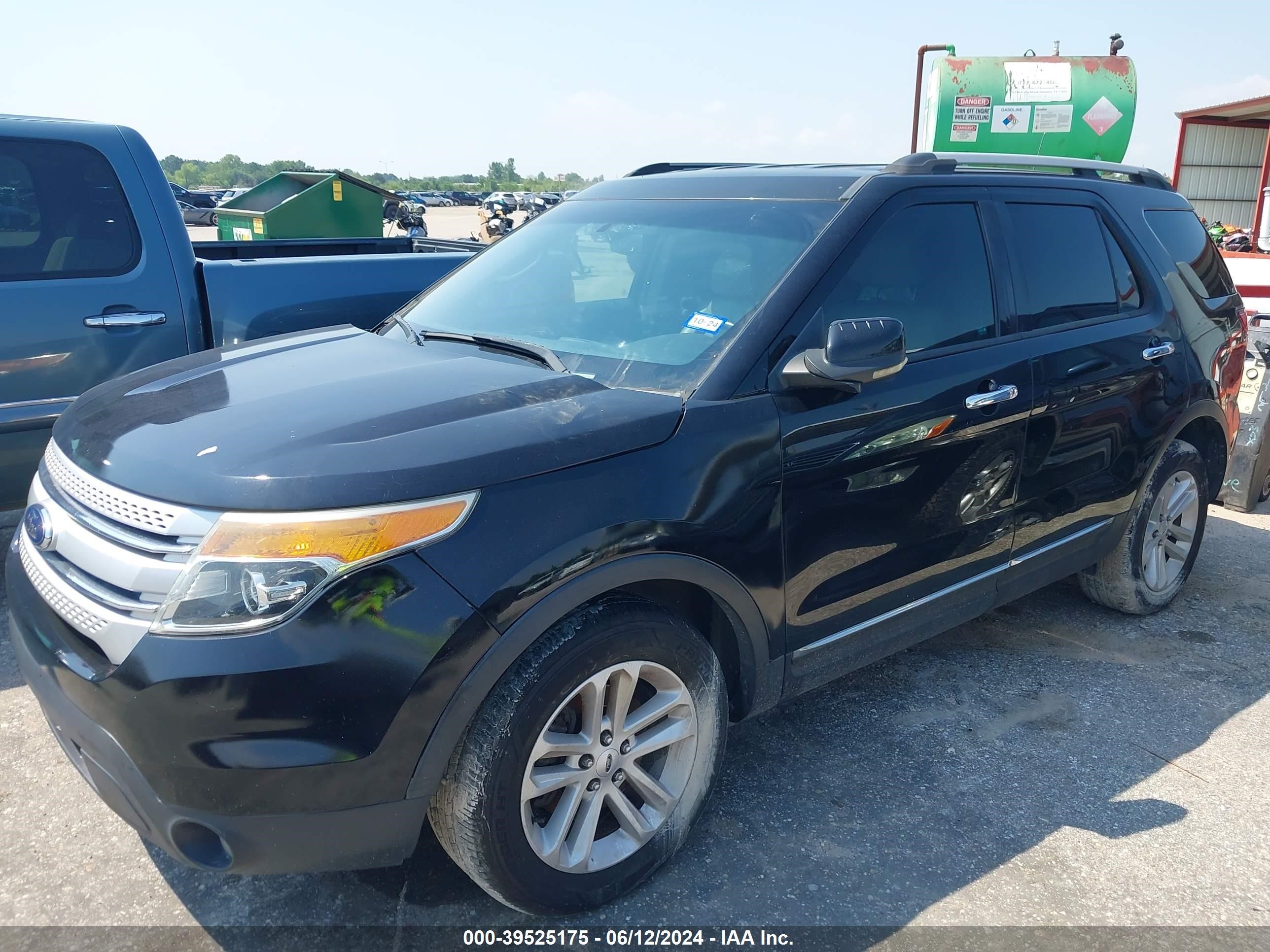 Photo 1 VIN: 1FMHK7D86CGA36157 - FORD EXPLORER 