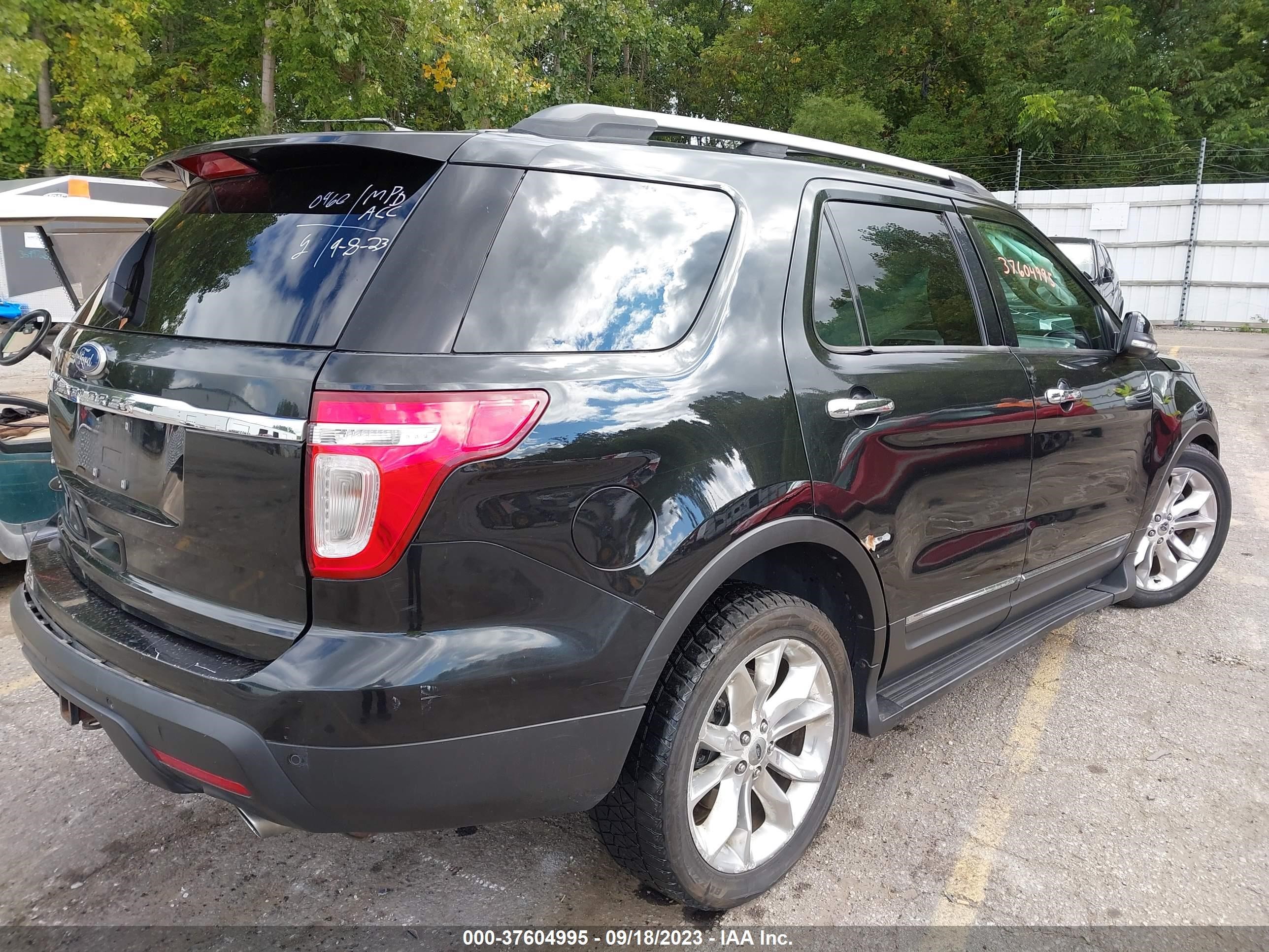 Photo 3 VIN: 1FMHK7F81BGA60460 - FORD EXPLORER 