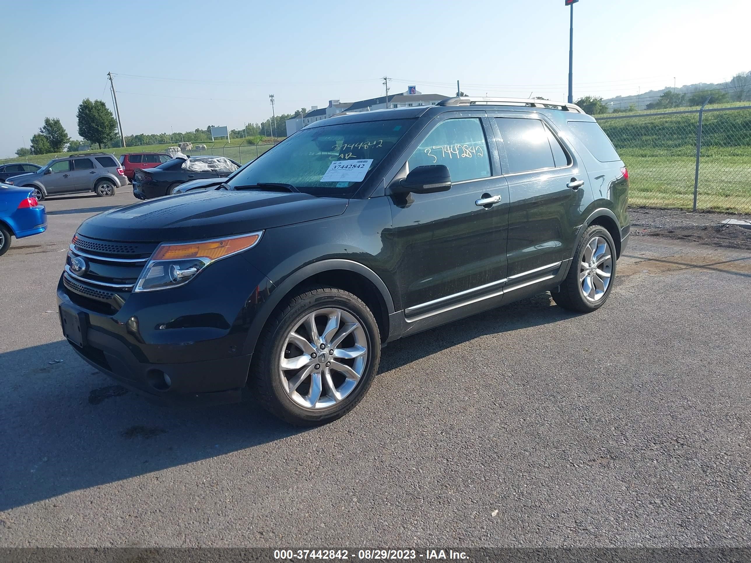 Photo 1 VIN: 1FMHK7F8XBGA65155 - FORD EXPLORER 