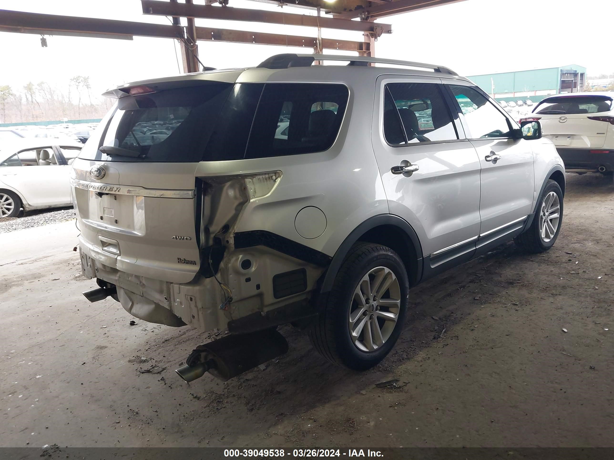 Photo 3 VIN: 1FMHK8D83BGA13729 - FORD EXPLORER 