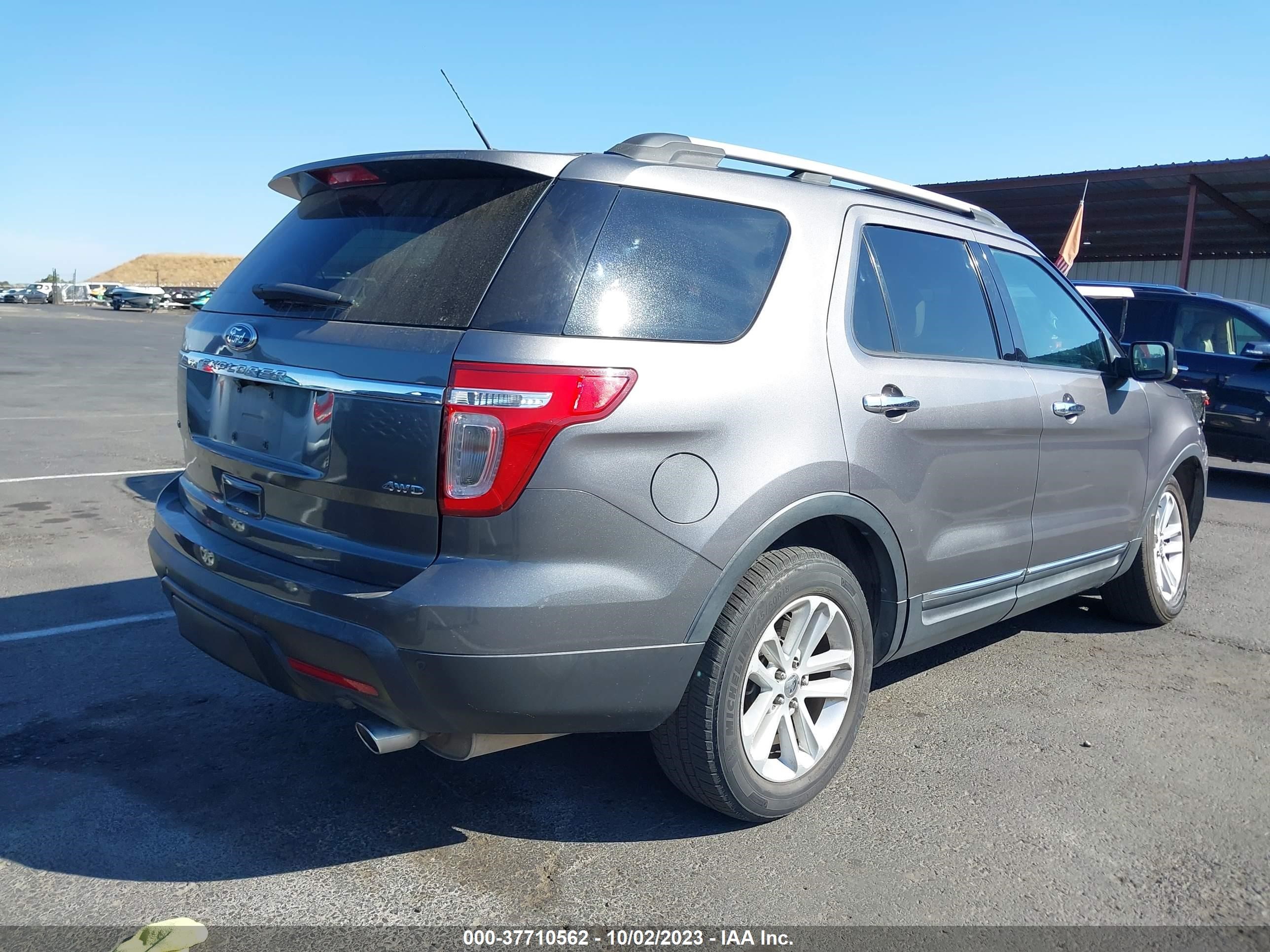 Photo 3 VIN: 1FMHK8D87BGA87865 - FORD EXPLORER 