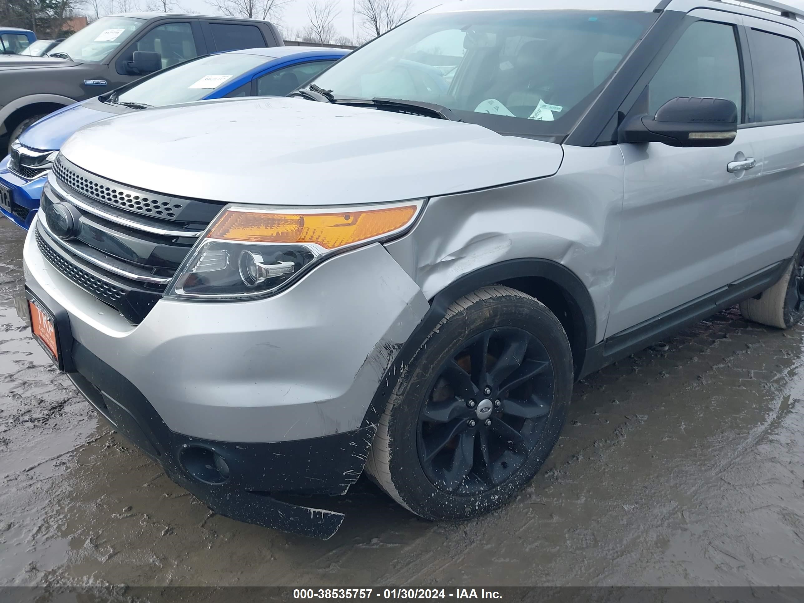 Photo 5 VIN: 1FMHK8D8XBGA91781 - FORD EXPLORER 