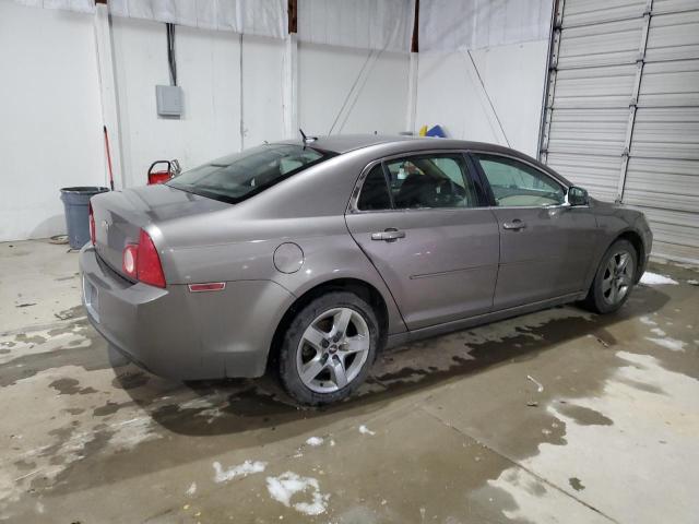 Photo 2 VIN: 1FMHK8D8XCGA10831 - CHEVROLET MALIBU 