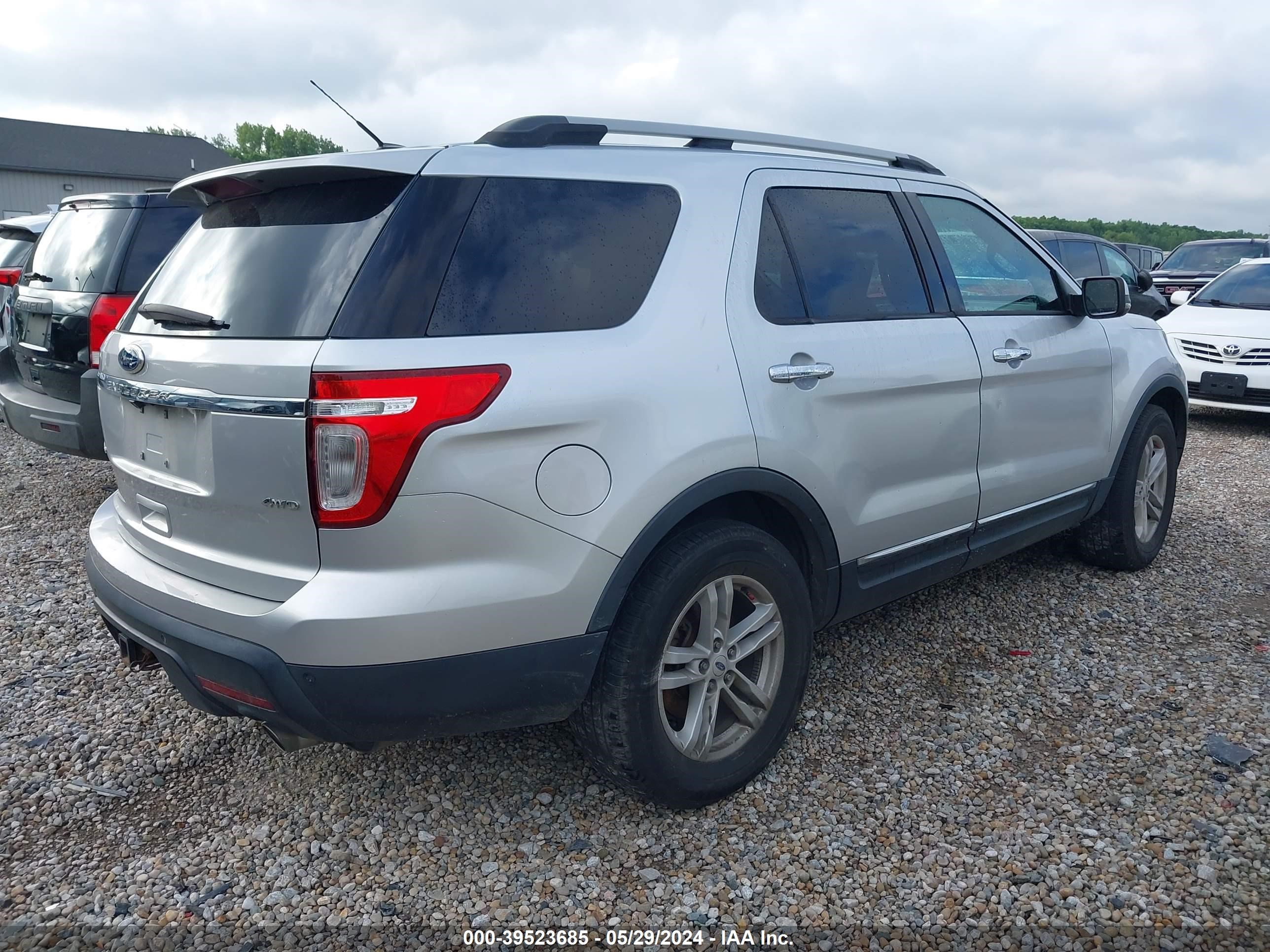 Photo 3 VIN: 1FMHK8F85BGA13759 - FORD EXPLORER 