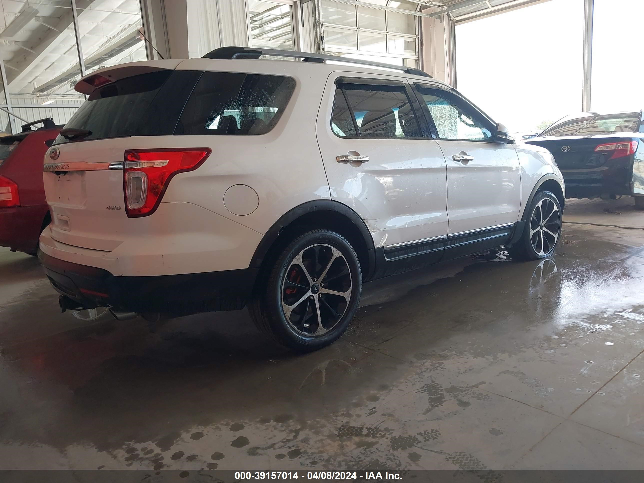 Photo 3 VIN: 1FMHK8F85BGA86887 - FORD EXPLORER 