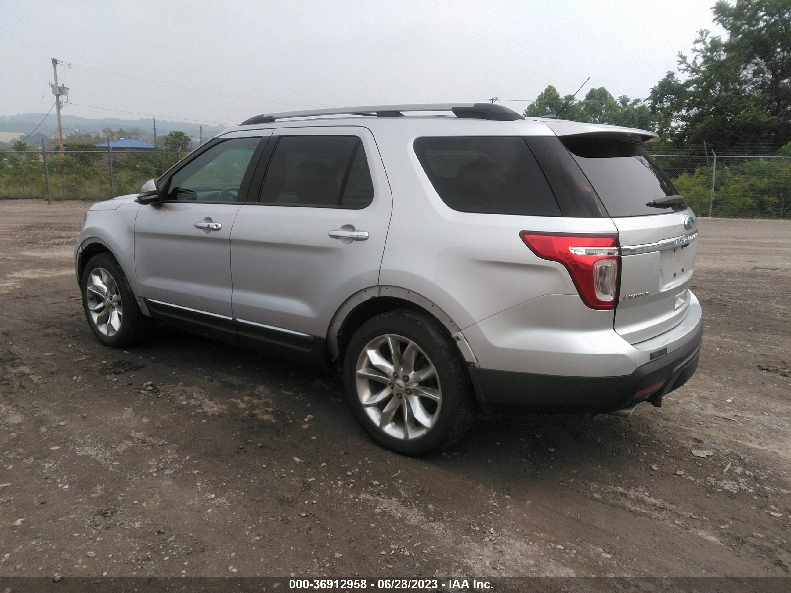 Photo 2 VIN: 1FMHK8F85CGA47184 - FORD EXPLORER 