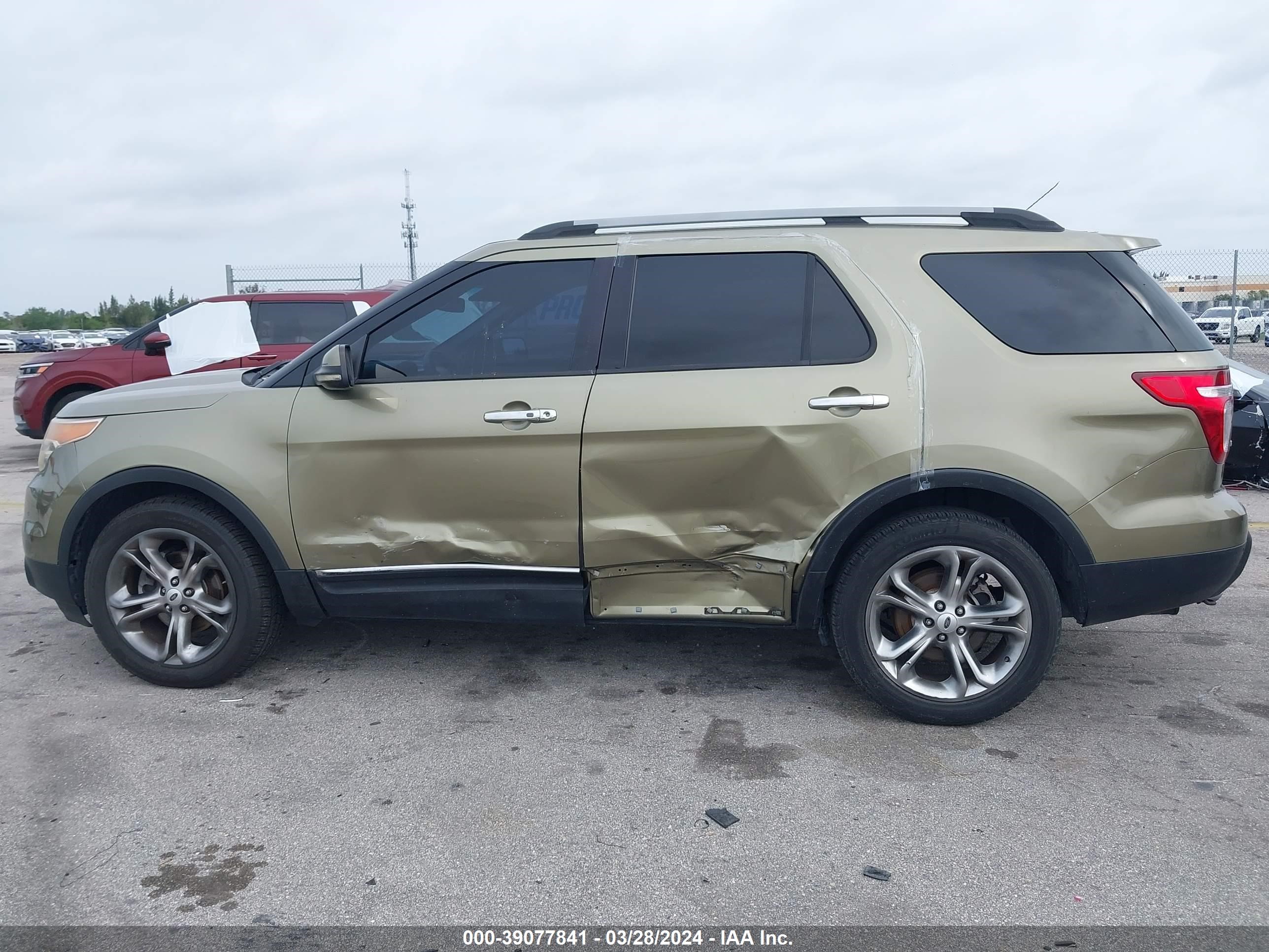 Photo 13 VIN: 1FMHK8F87CGA34906 - FORD EXPLORER 