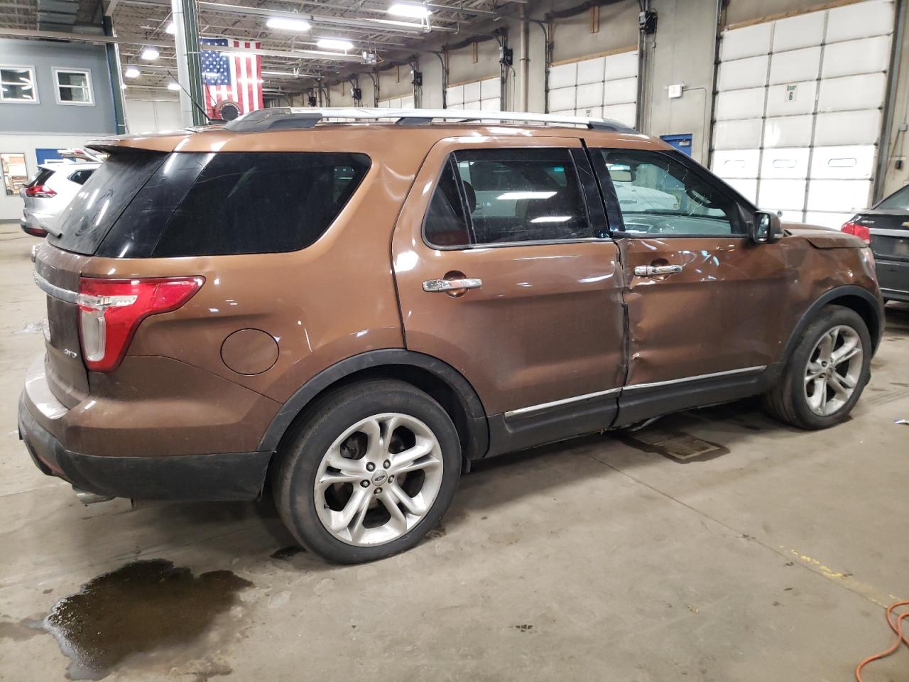 Photo 2 VIN: 1FMHK8F88BGA83627 - FORD EXPLORER 