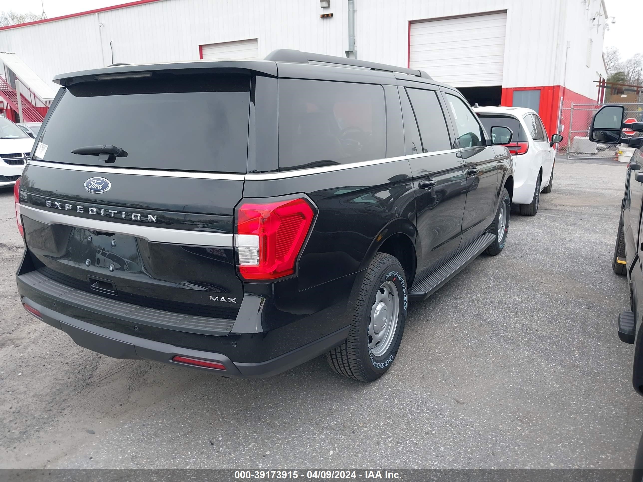 Photo 3 VIN: 1FMJK1G8XREA52070 - FORD EXPEDITION 