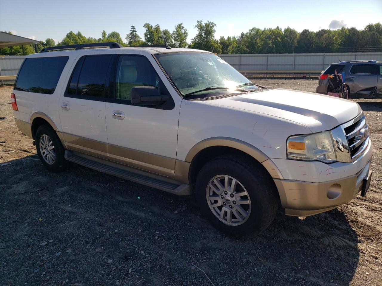 Photo 3 VIN: 1FMJK1H50BEF47470 - FORD EXPEDITION 