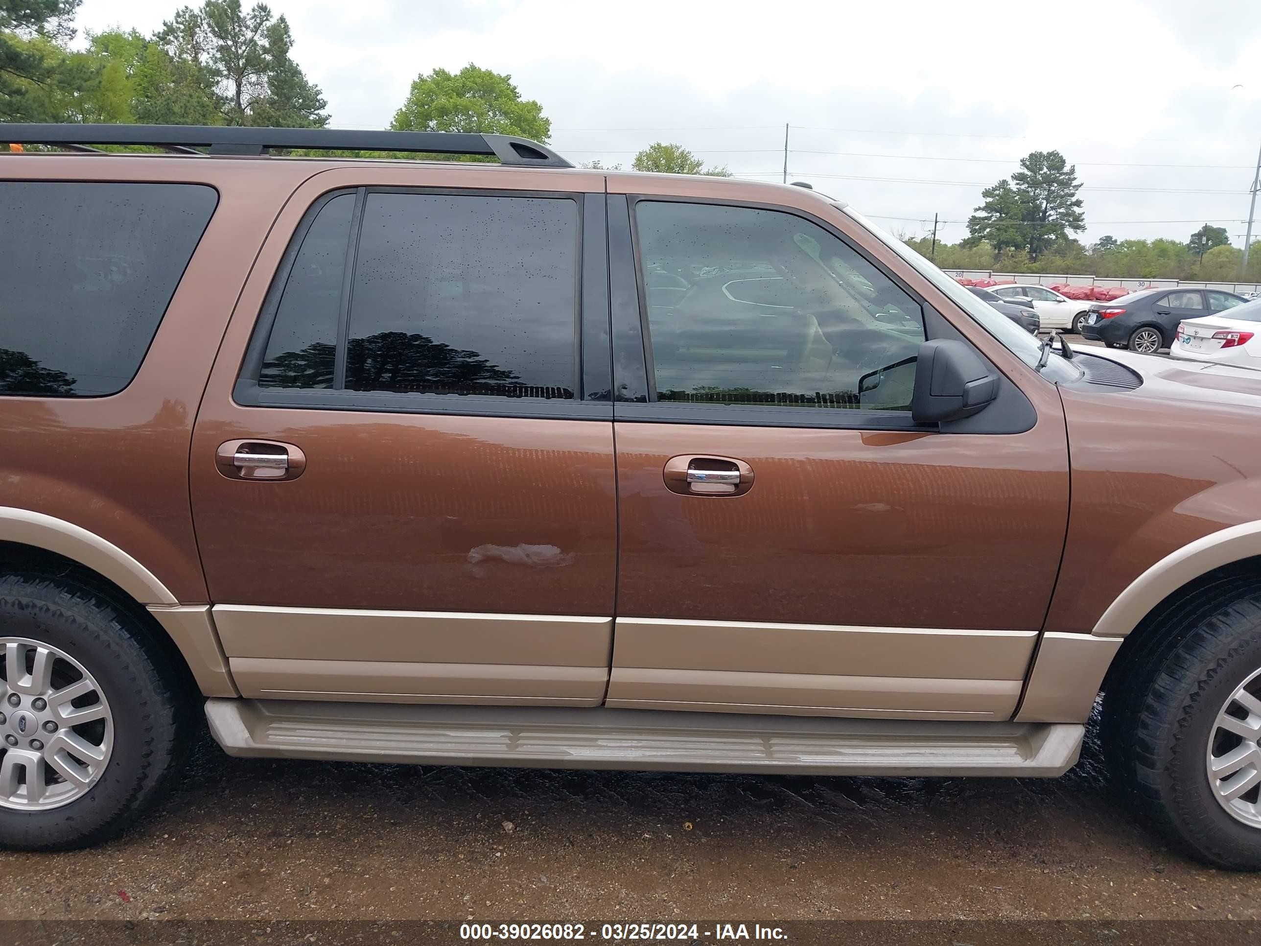 Photo 12 VIN: 1FMJK1H58CEF05064 - FORD EXPEDITION 