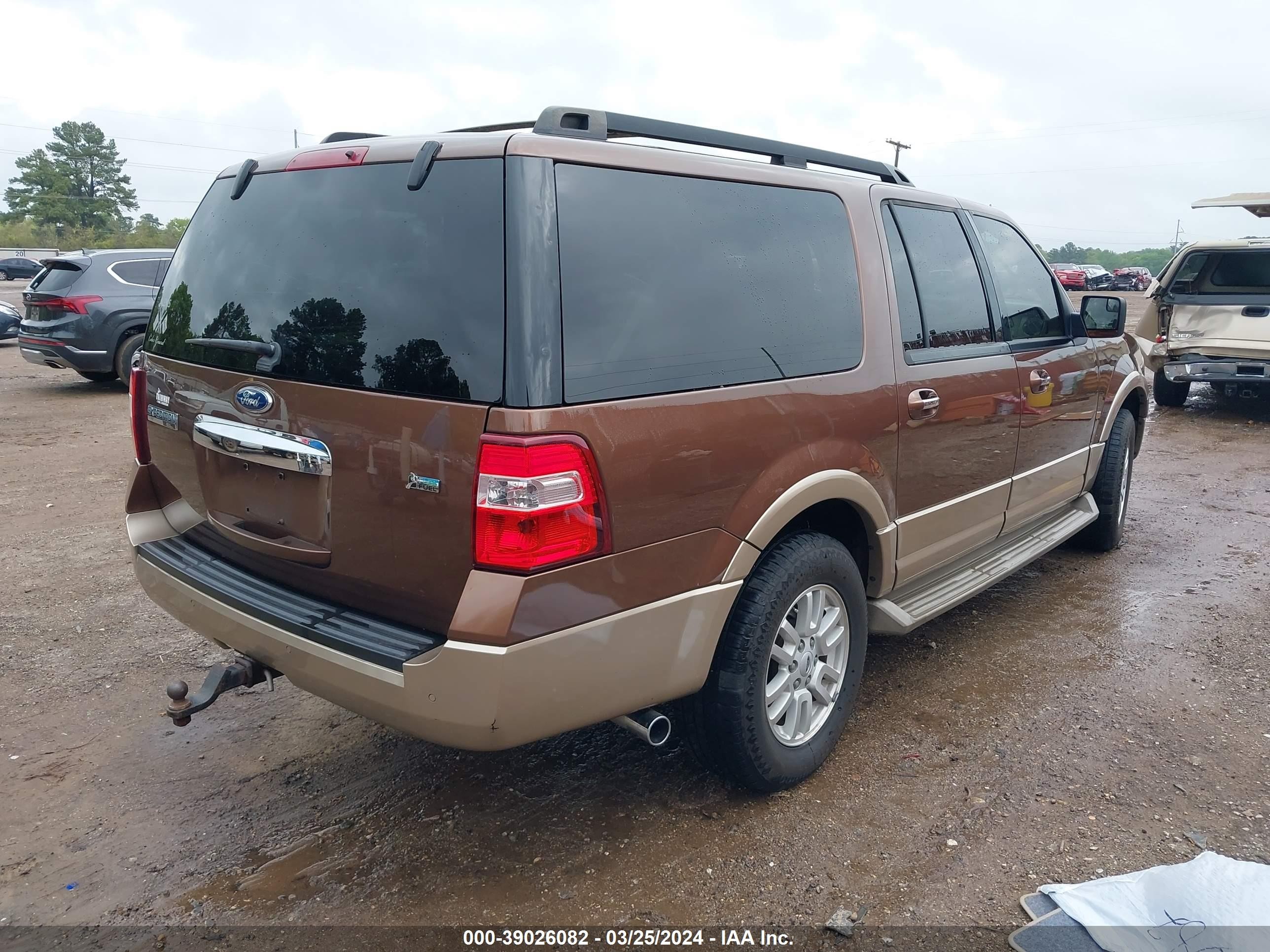 Photo 3 VIN: 1FMJK1H58CEF05064 - FORD EXPEDITION 