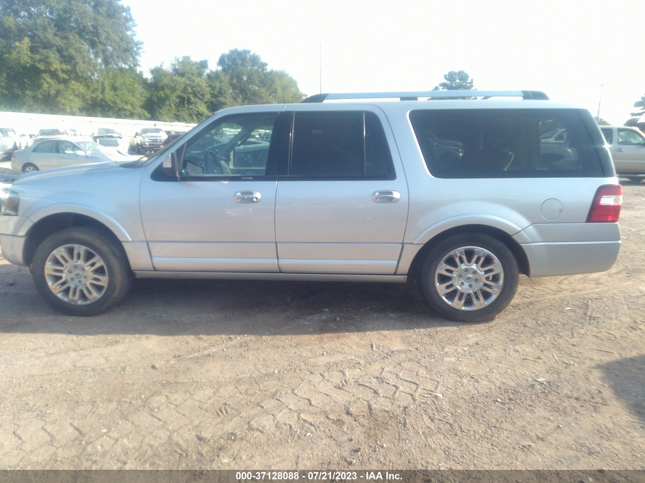 Photo 13 VIN: 1FMJK1K59BEF13228 - FORD EXPEDITION 