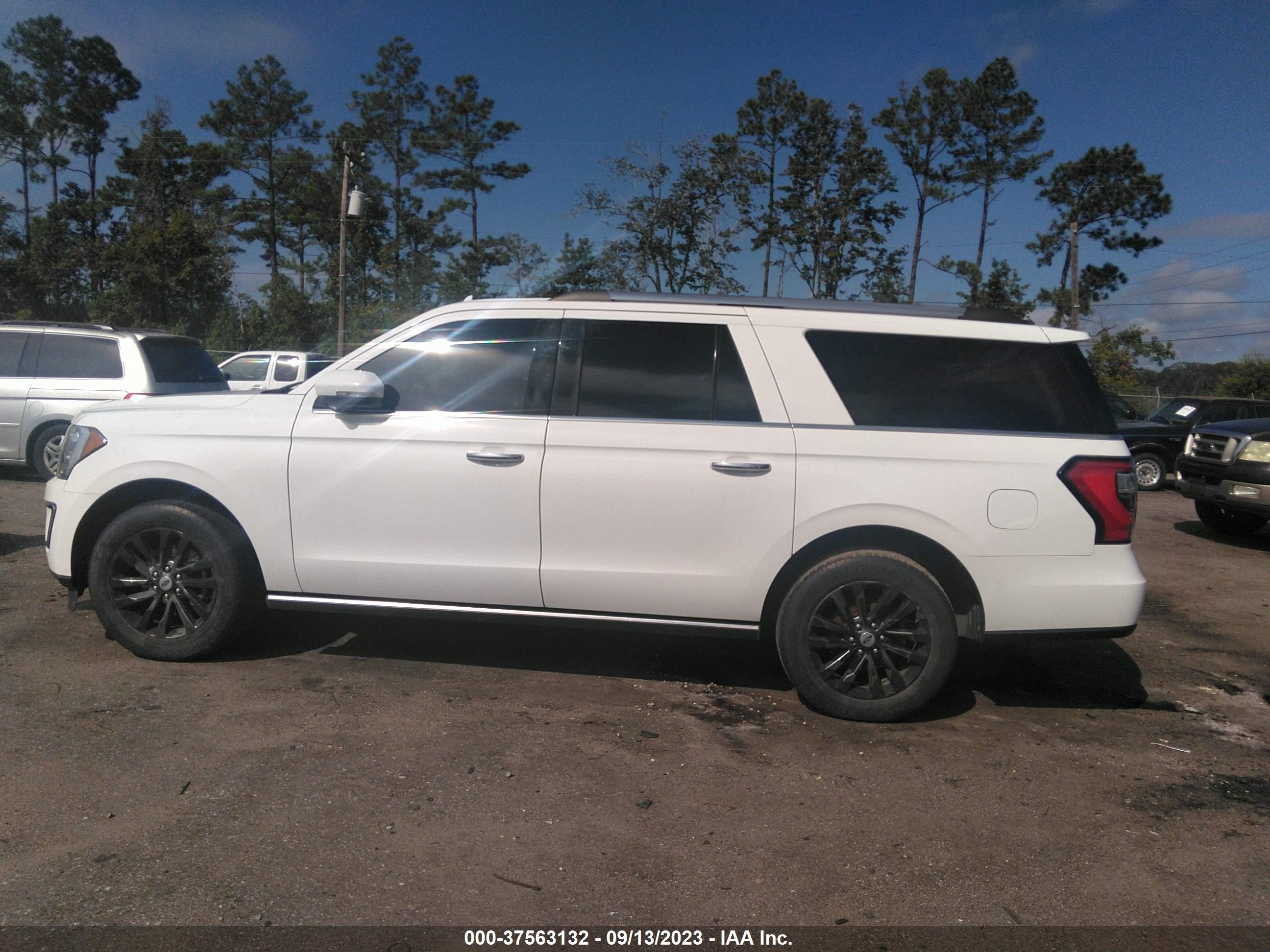 Photo 13 VIN: 1FMJK1KT5KEA35548 - FORD EXPEDITION 