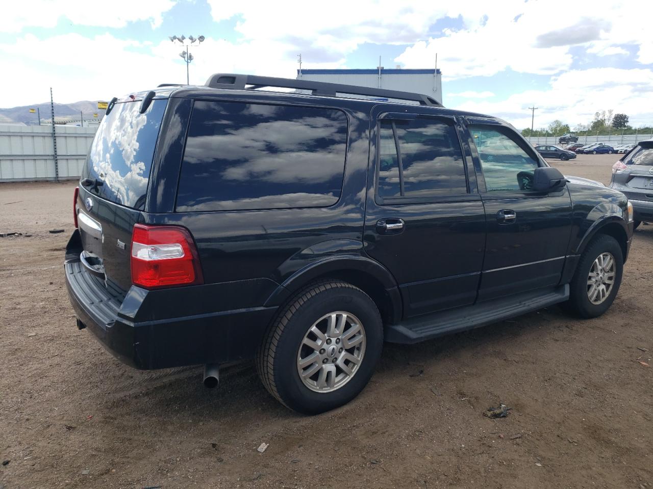 Photo 2 VIN: 1FMJU1G52BEF36983 - FORD EXPEDITION 