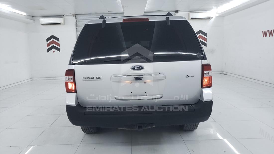 Photo 6 VIN: 1FMJU1G55DEF67020 - FORD EXPEDITION 