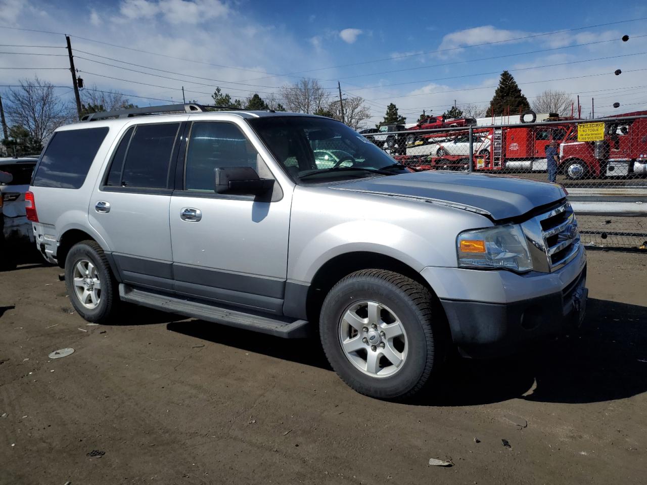 Photo 3 VIN: 1FMJU1G5XEEF48268 - FORD EXPEDITION 