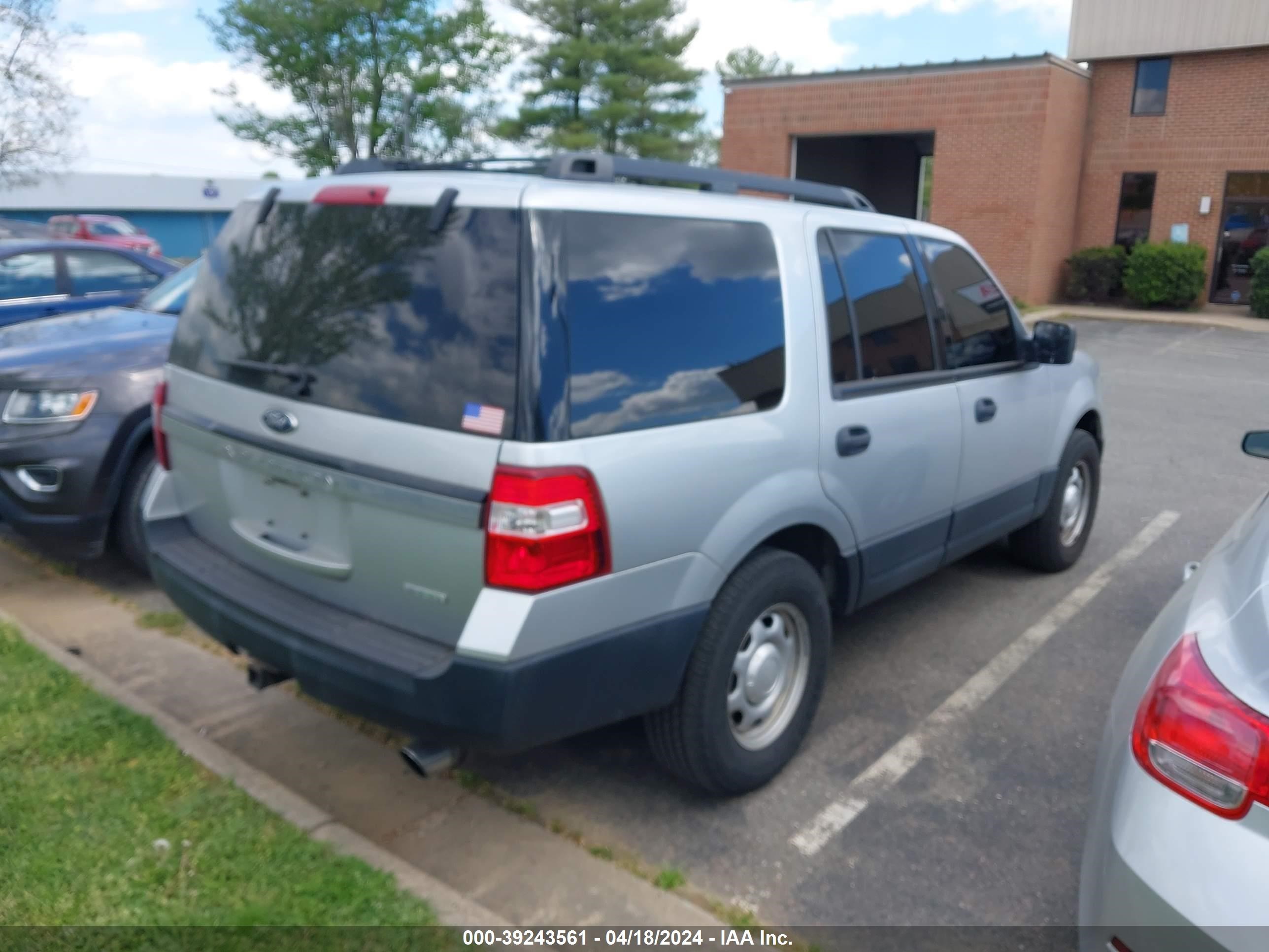 Photo 3 VIN: 1FMJU1GT4GEF16028 - FORD EXPEDITION 