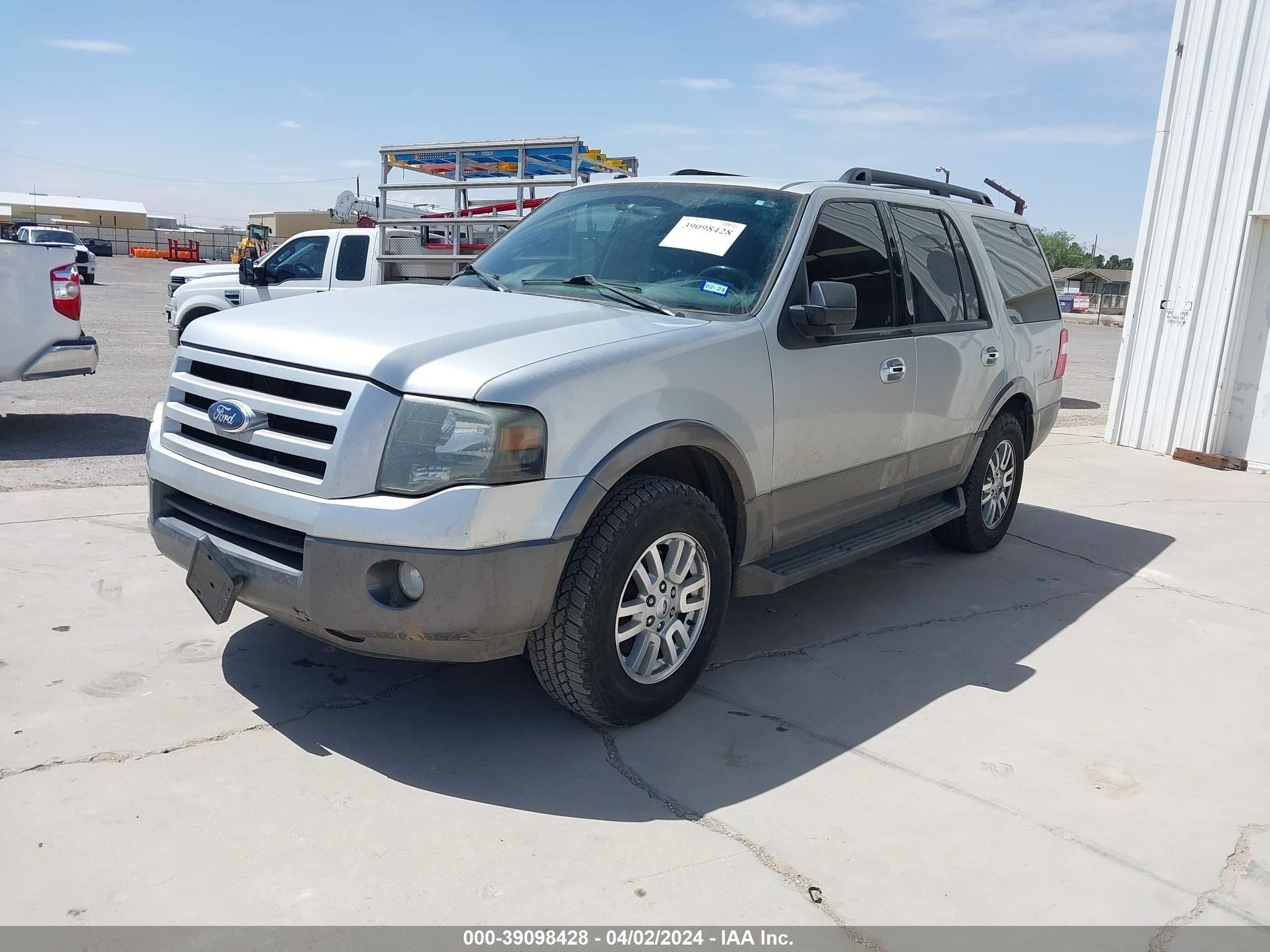 Photo 1 VIN: 1FMJU1H51CEF15218 - FORD EXPEDITION 