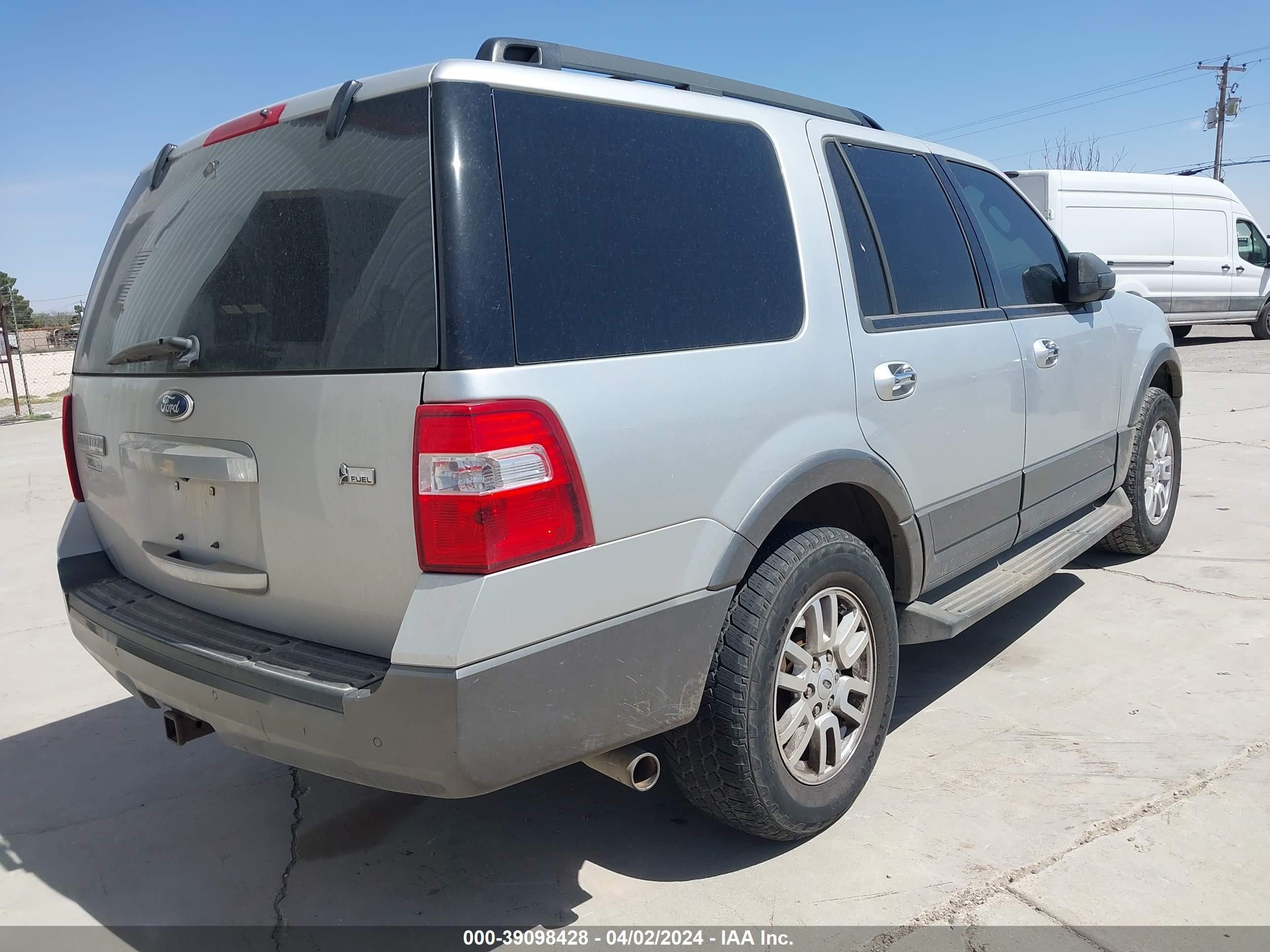 Photo 3 VIN: 1FMJU1H51CEF15218 - FORD EXPEDITION 