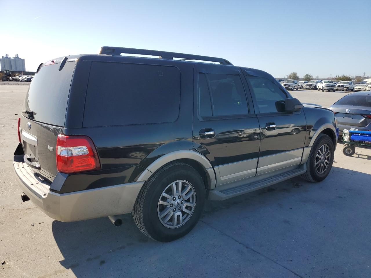 Photo 2 VIN: 1FMJU1H53AEB51669 - FORD EXPEDITION 