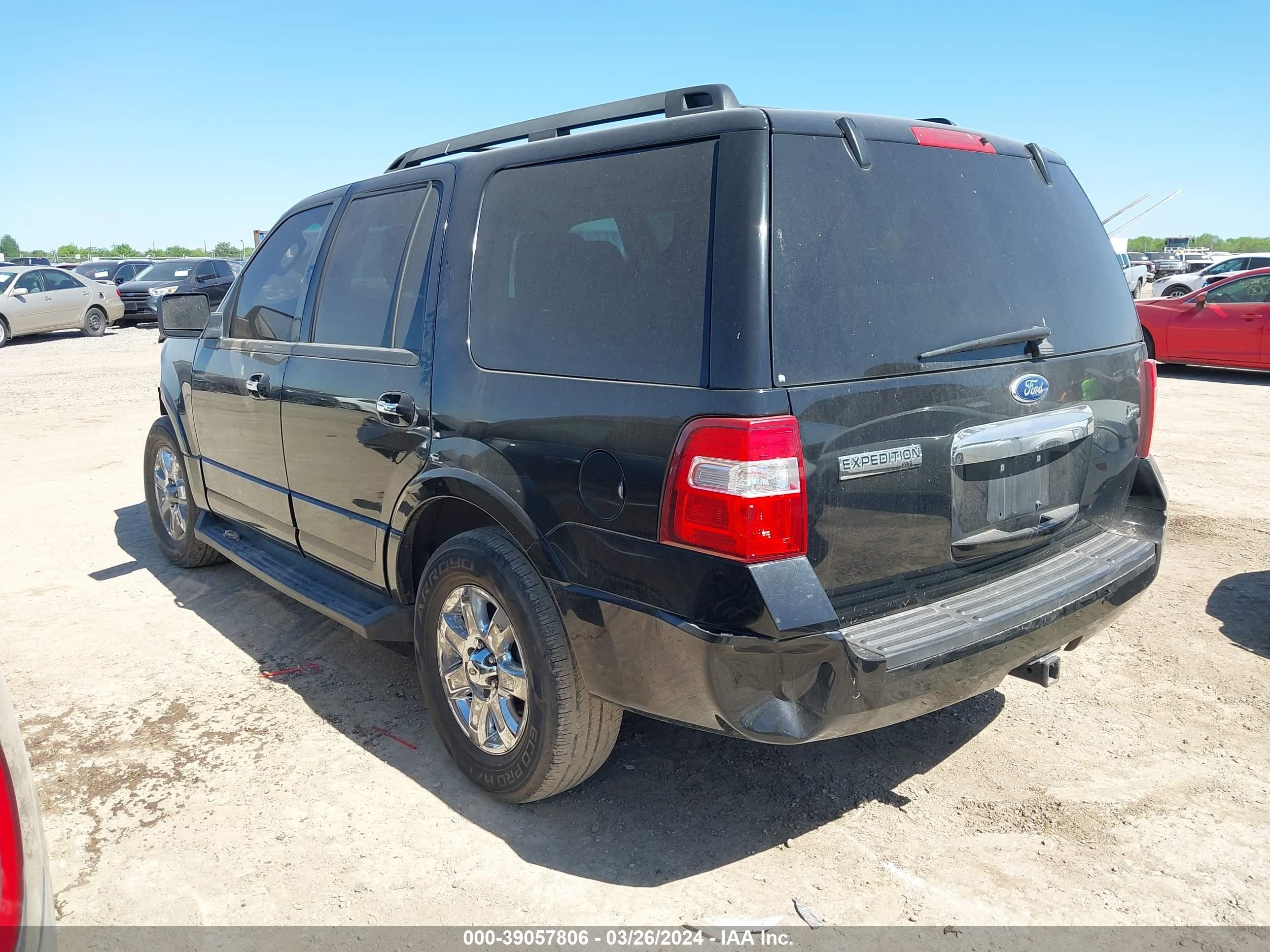 Photo 2 VIN: 1FMJU1H58BEF48585 - FORD EXPEDITION 