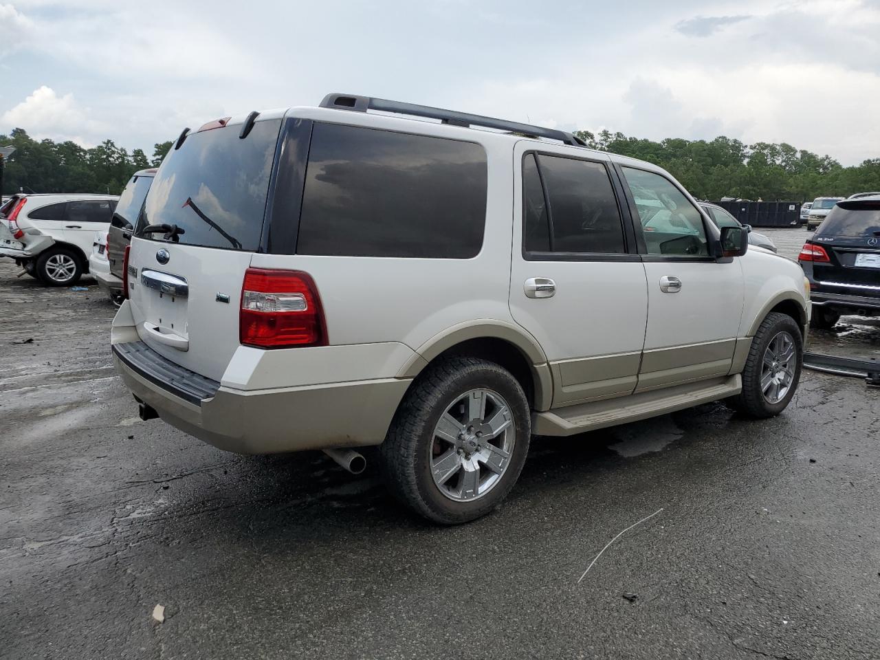 Photo 2 VIN: 1FMJU1H59AEA52919 - FORD EXPEDITION 