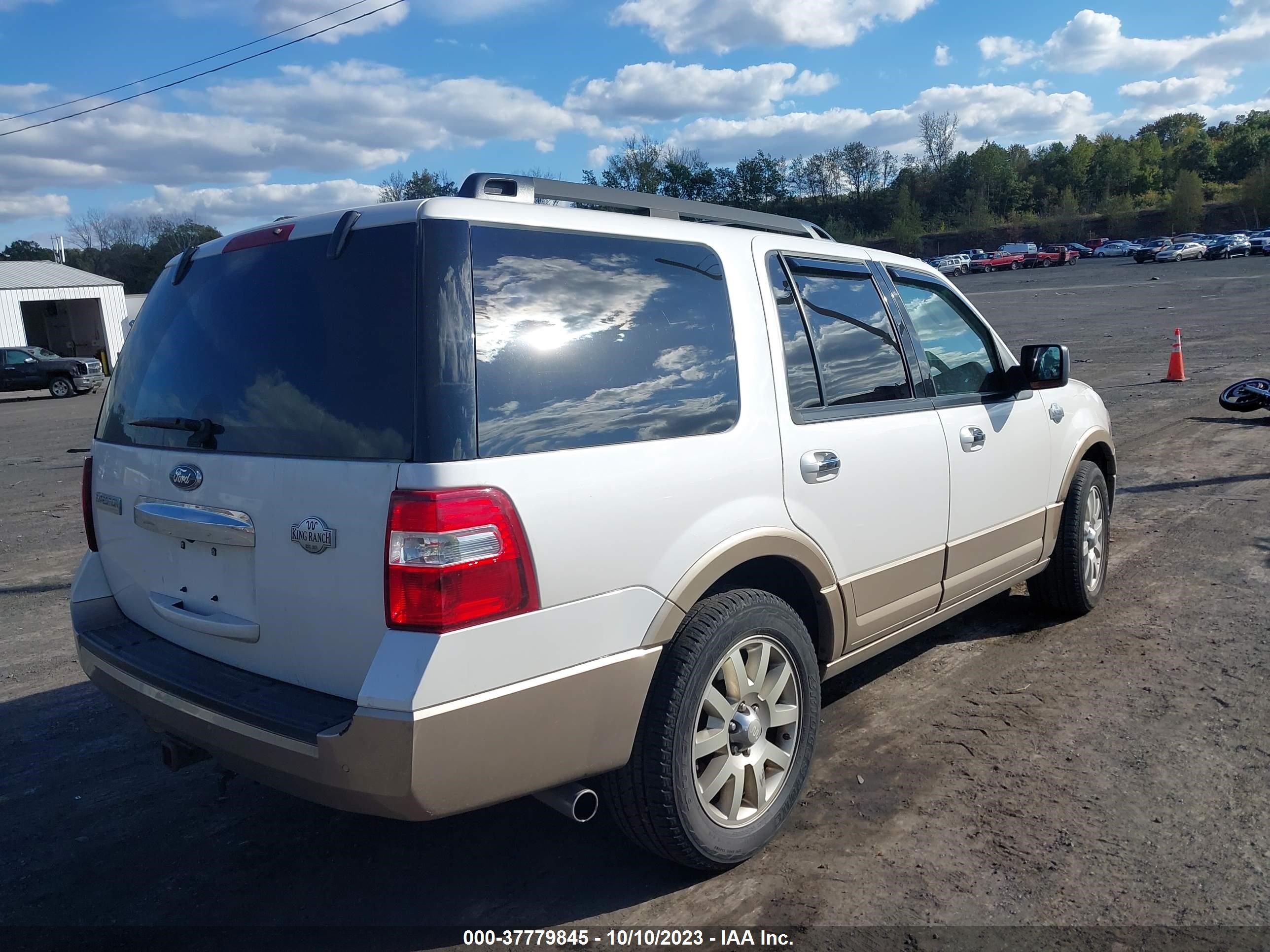 Photo 3 VIN: 1FMJU1H59BEF20813 - FORD EXPEDITION 