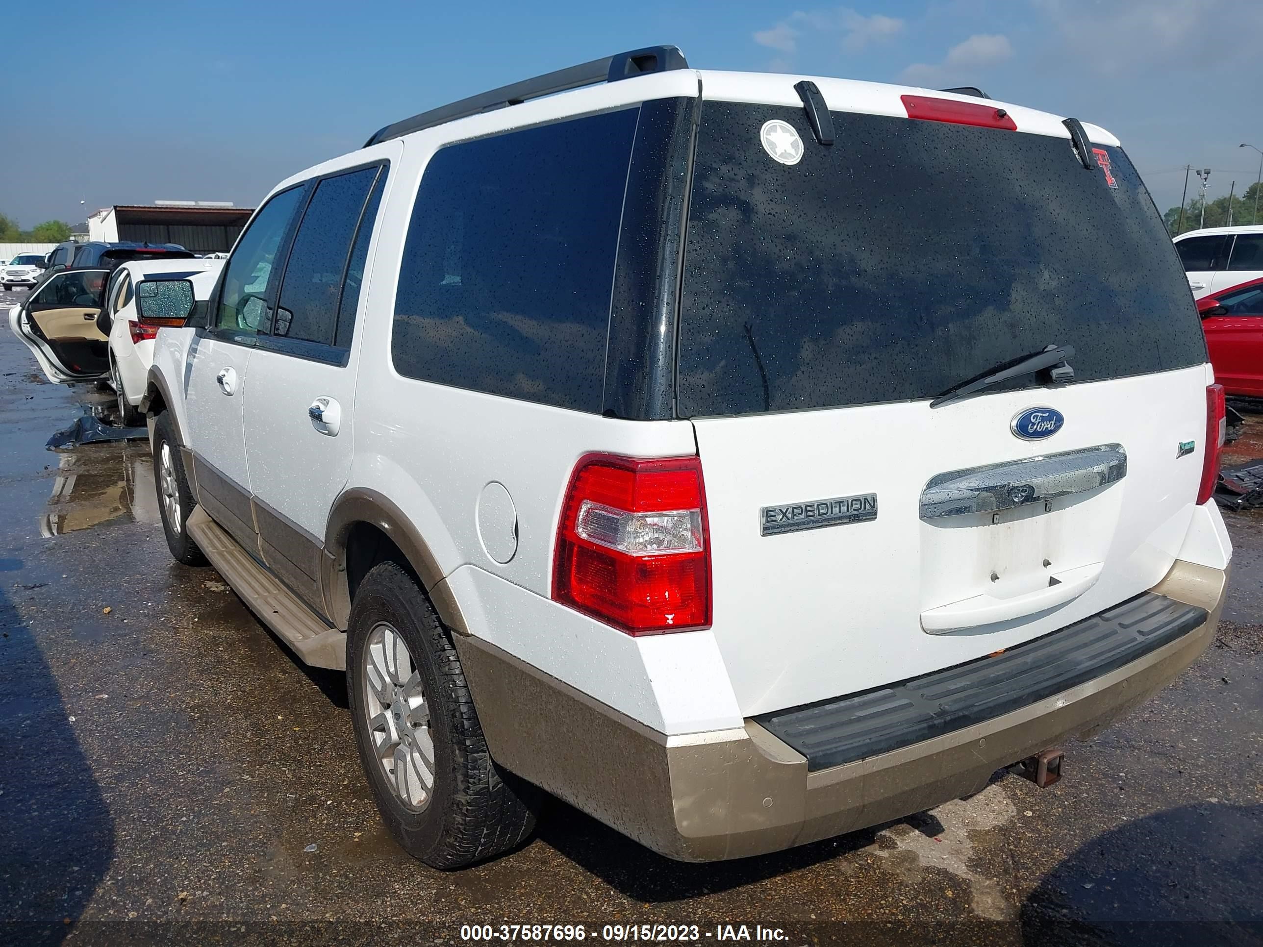 Photo 2 VIN: 1FMJU1H59CEF22708 - FORD EXPEDITION 