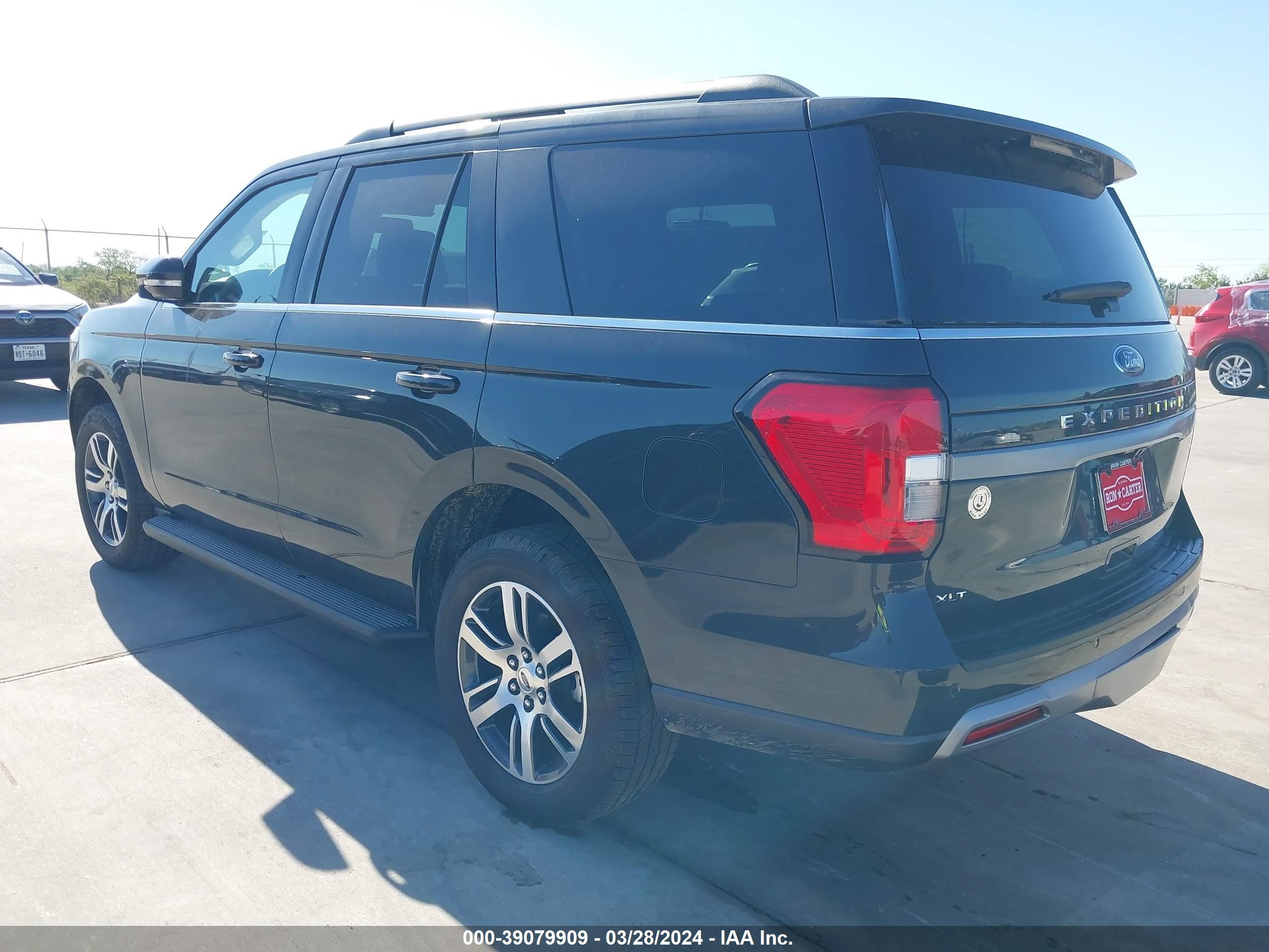 Photo 2 VIN: 1FMJU1H88REA00767 - FORD EXPEDITION 