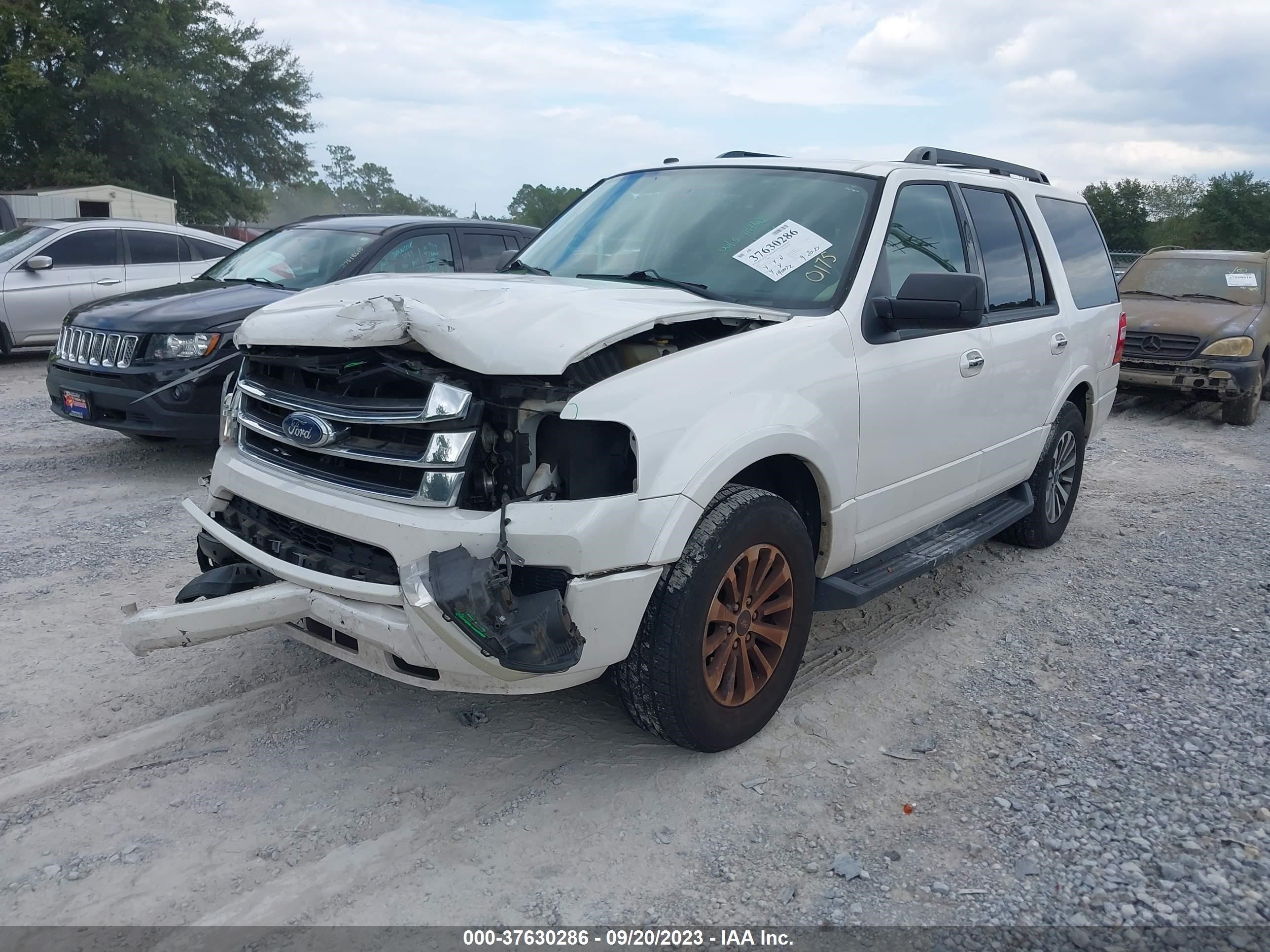 Photo 1 VIN: 1FMJU1HT3HEA40175 - FORD EXPEDITION 