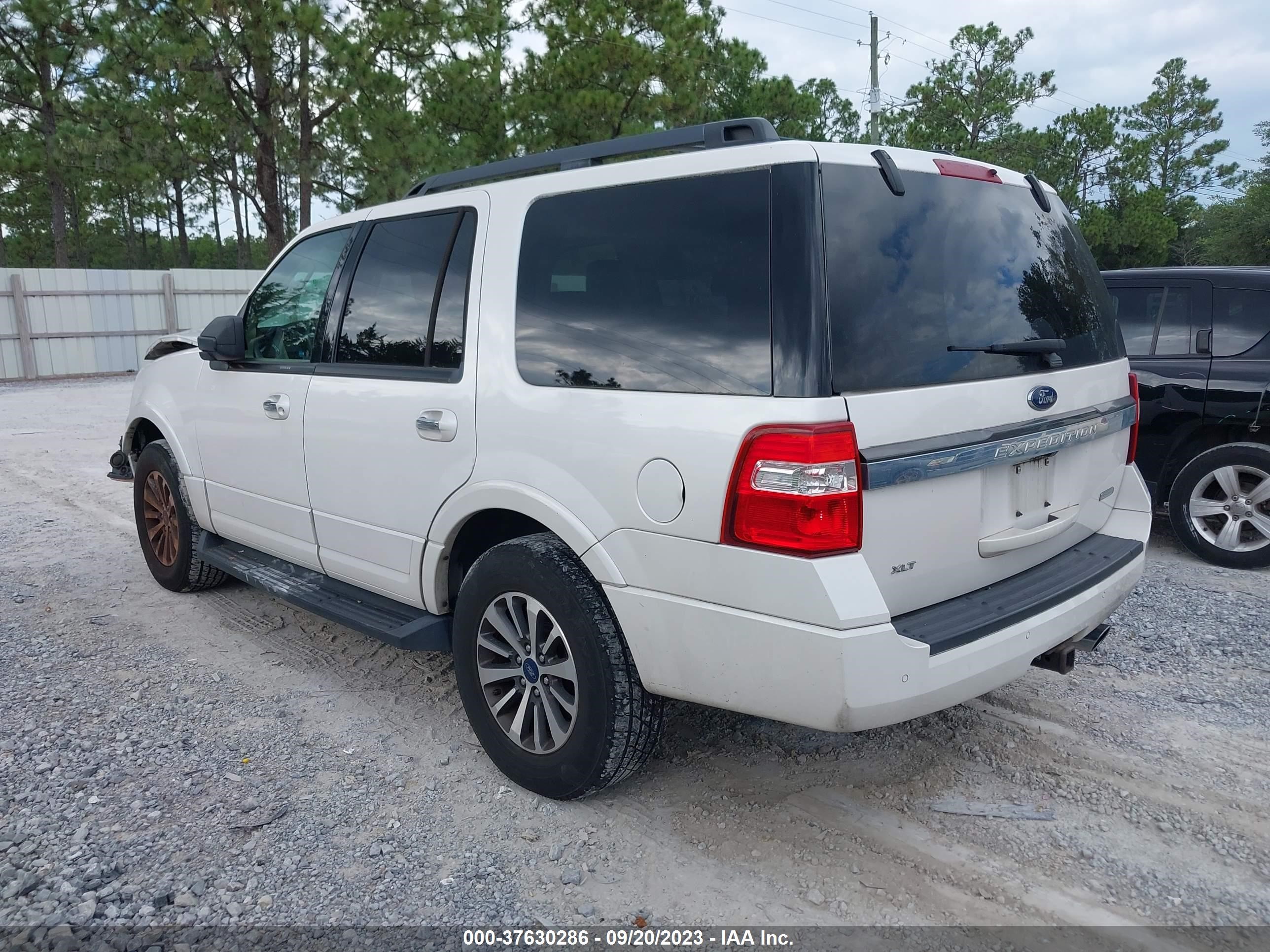 Photo 2 VIN: 1FMJU1HT3HEA40175 - FORD EXPEDITION 