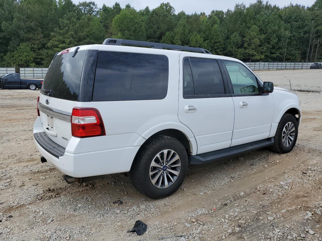 Photo 2 VIN: 1FMJU1HT4GEF11247 - FORD EXPEDITION 