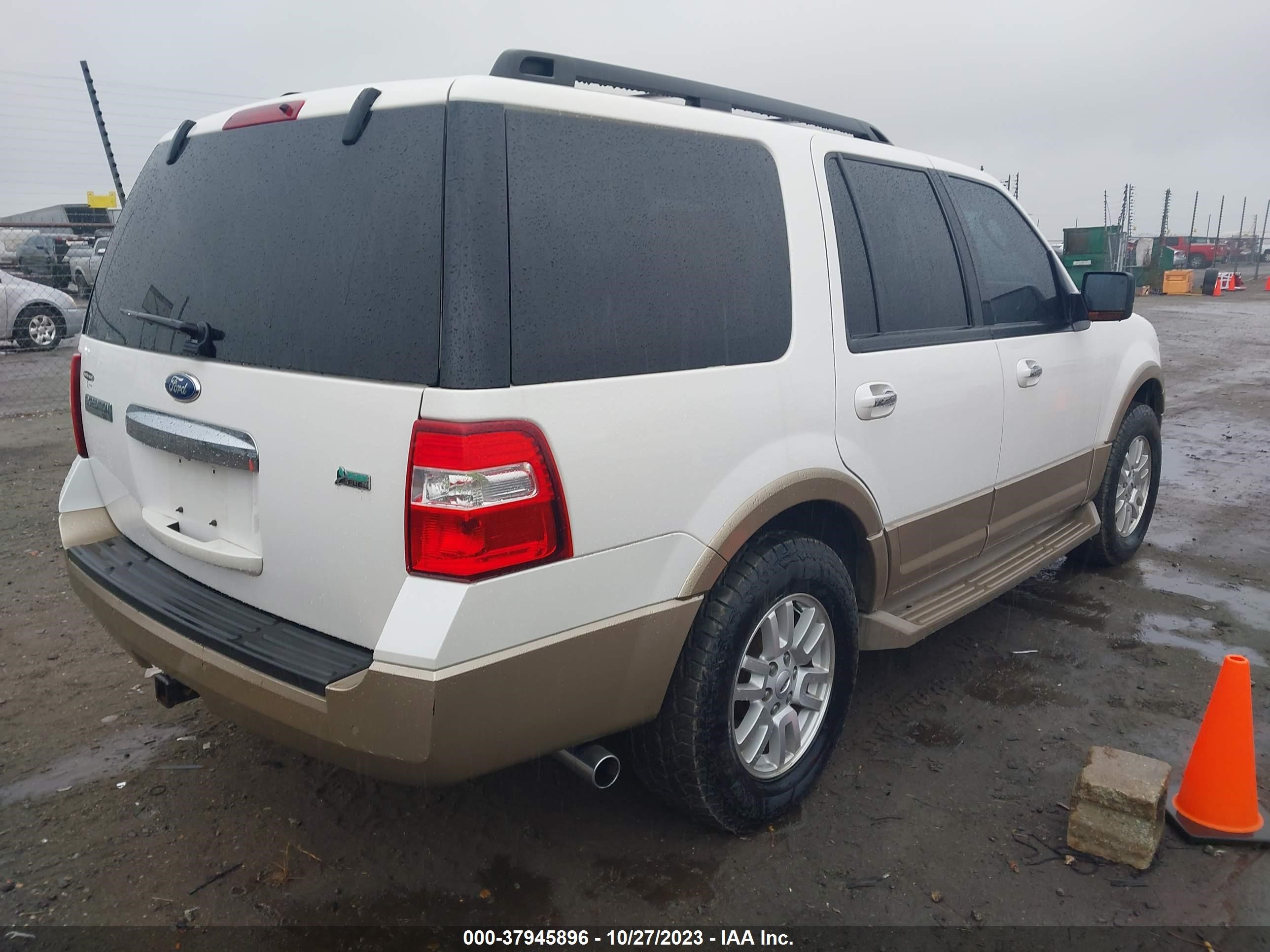 Photo 3 VIN: 1FMJU1J55BEF48456 - FORD EXPEDITION 