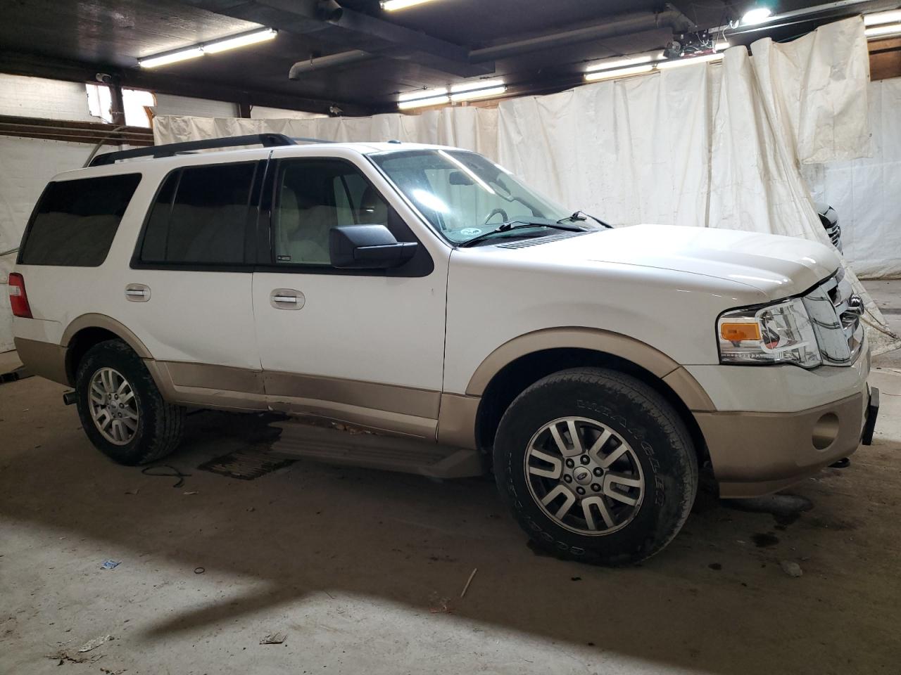 Photo 3 VIN: 1FMJU1J55EEF56934 - FORD EXPEDITION 