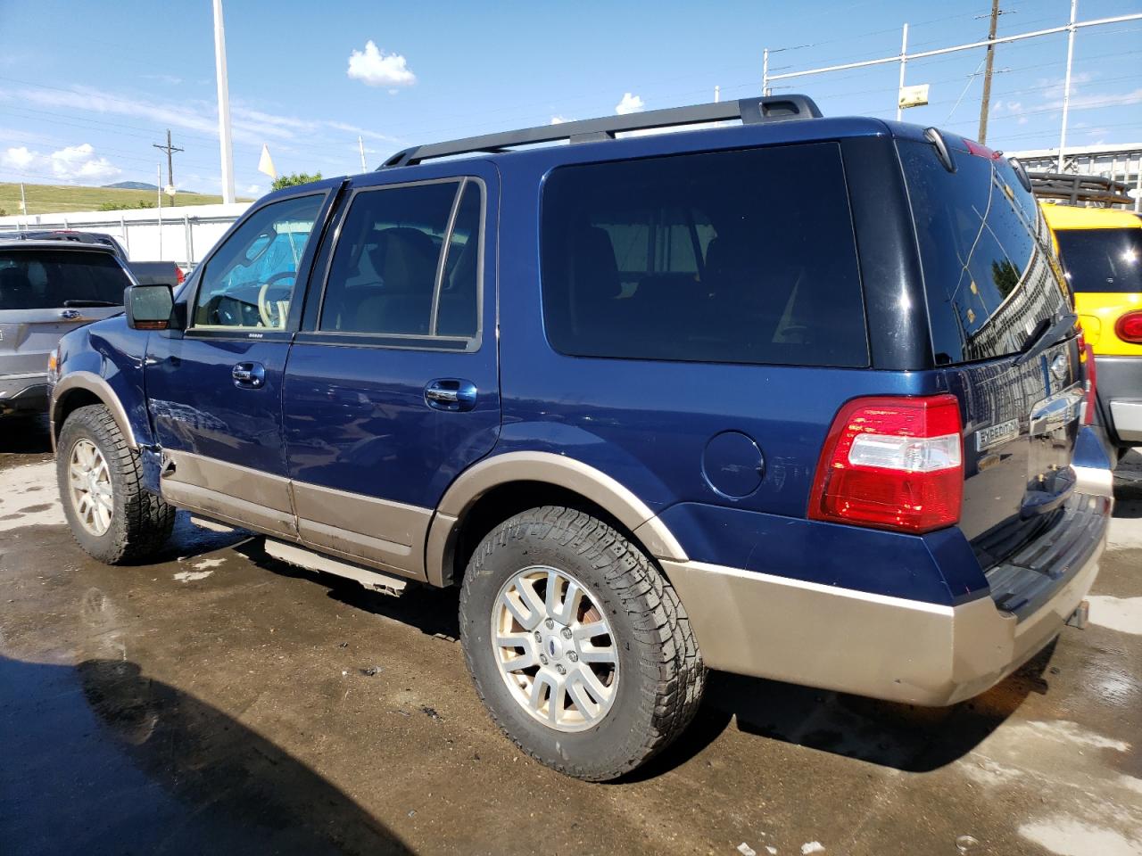 Photo 1 VIN: 1FMJU1J56BEF03073 - FORD EXPEDITION 