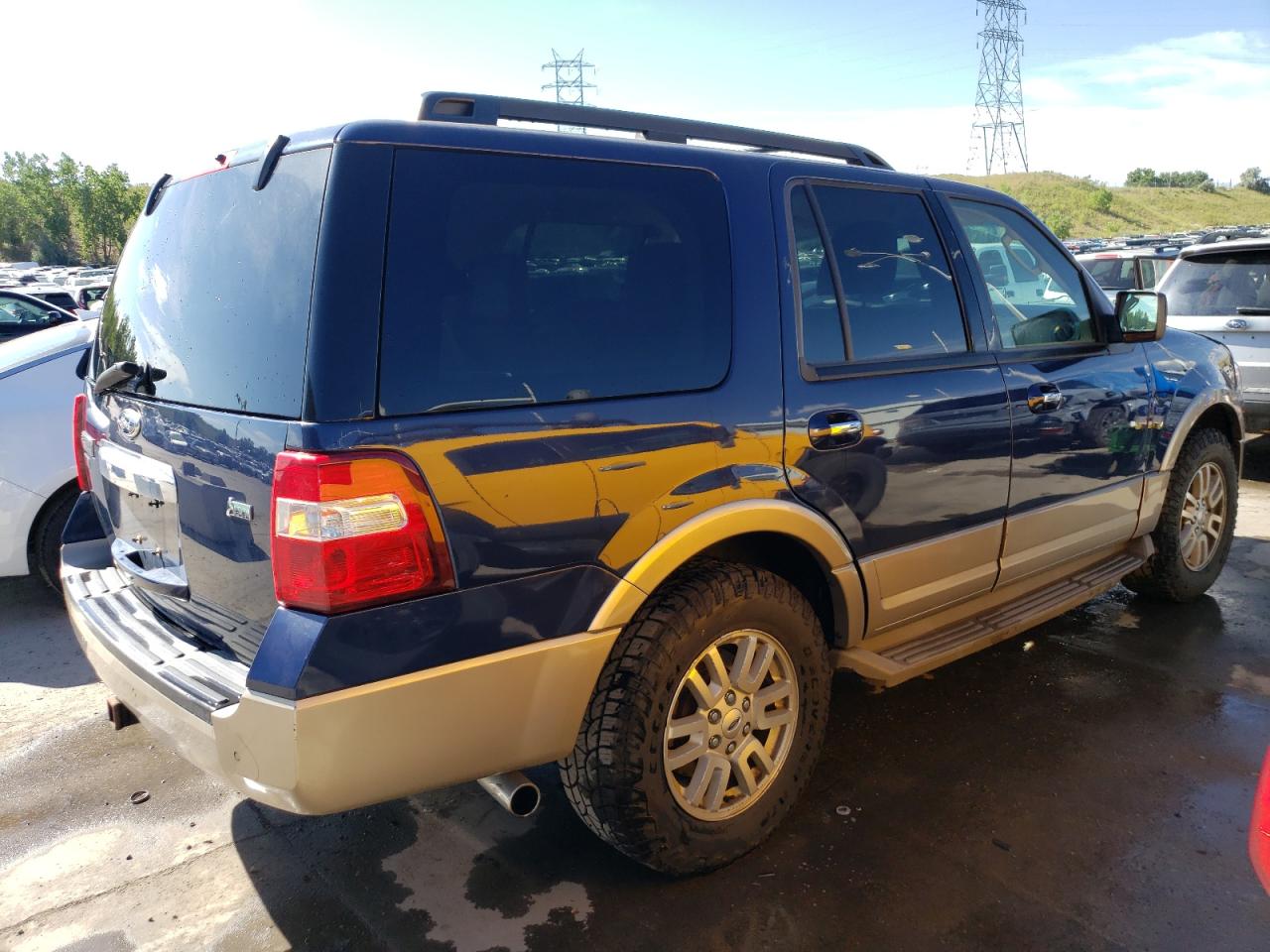 Photo 2 VIN: 1FMJU1J56BEF03073 - FORD EXPEDITION 