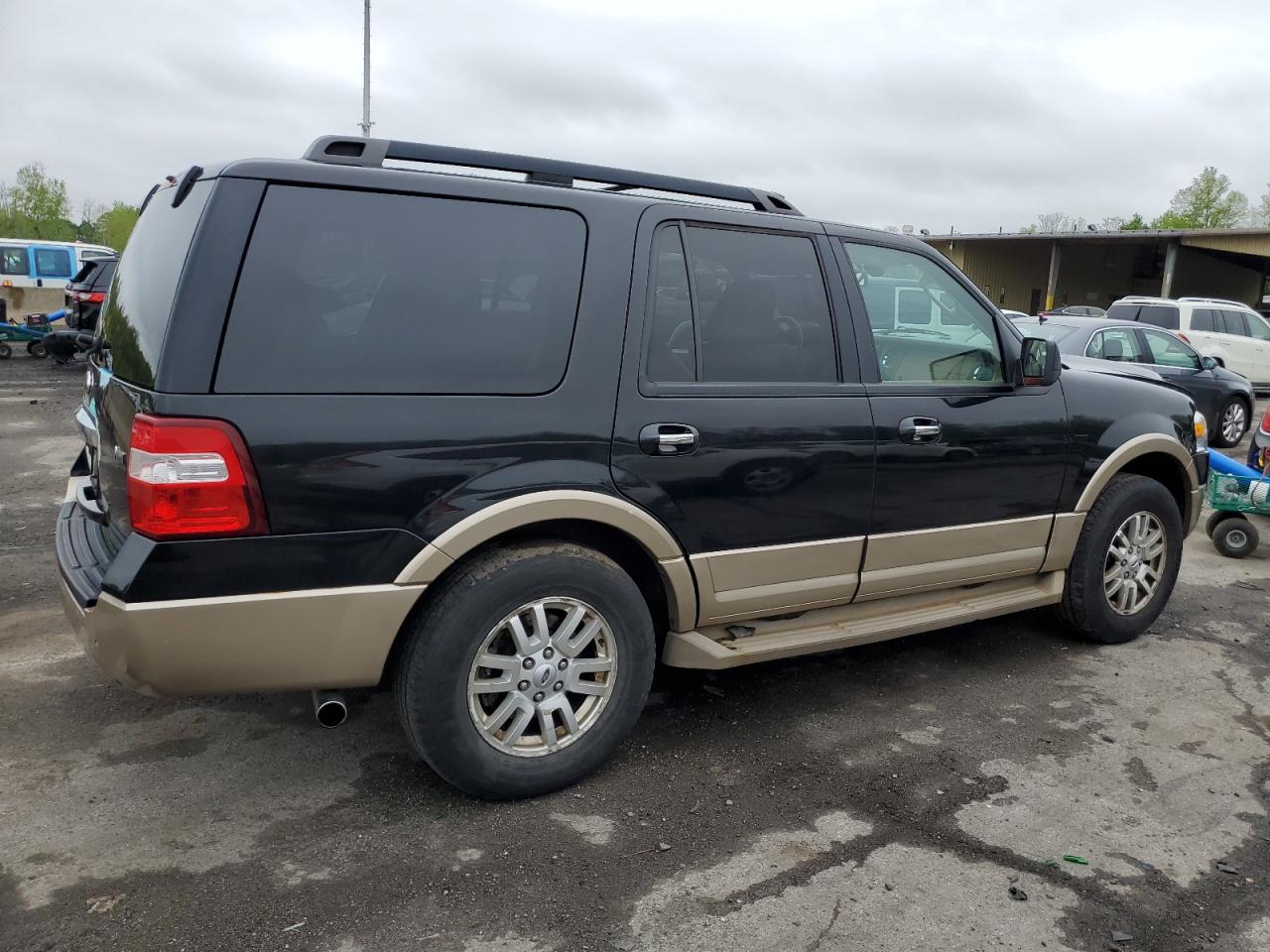 Photo 2 VIN: 1FMJU1J56BEF21802 - FORD EXPEDITION 