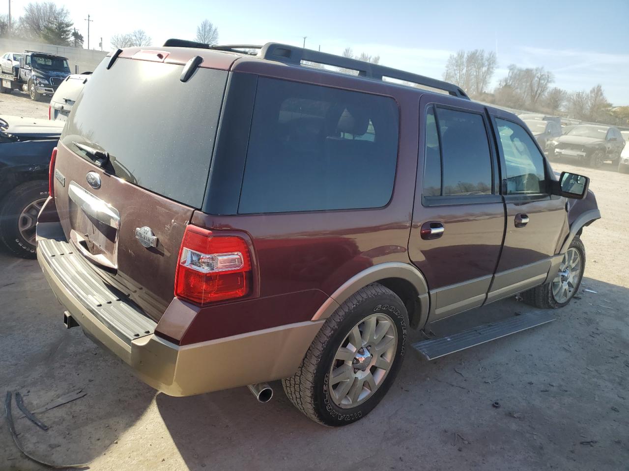 Photo 2 VIN: 1FMJU1J56CEF66062 - FORD EXPEDITION 