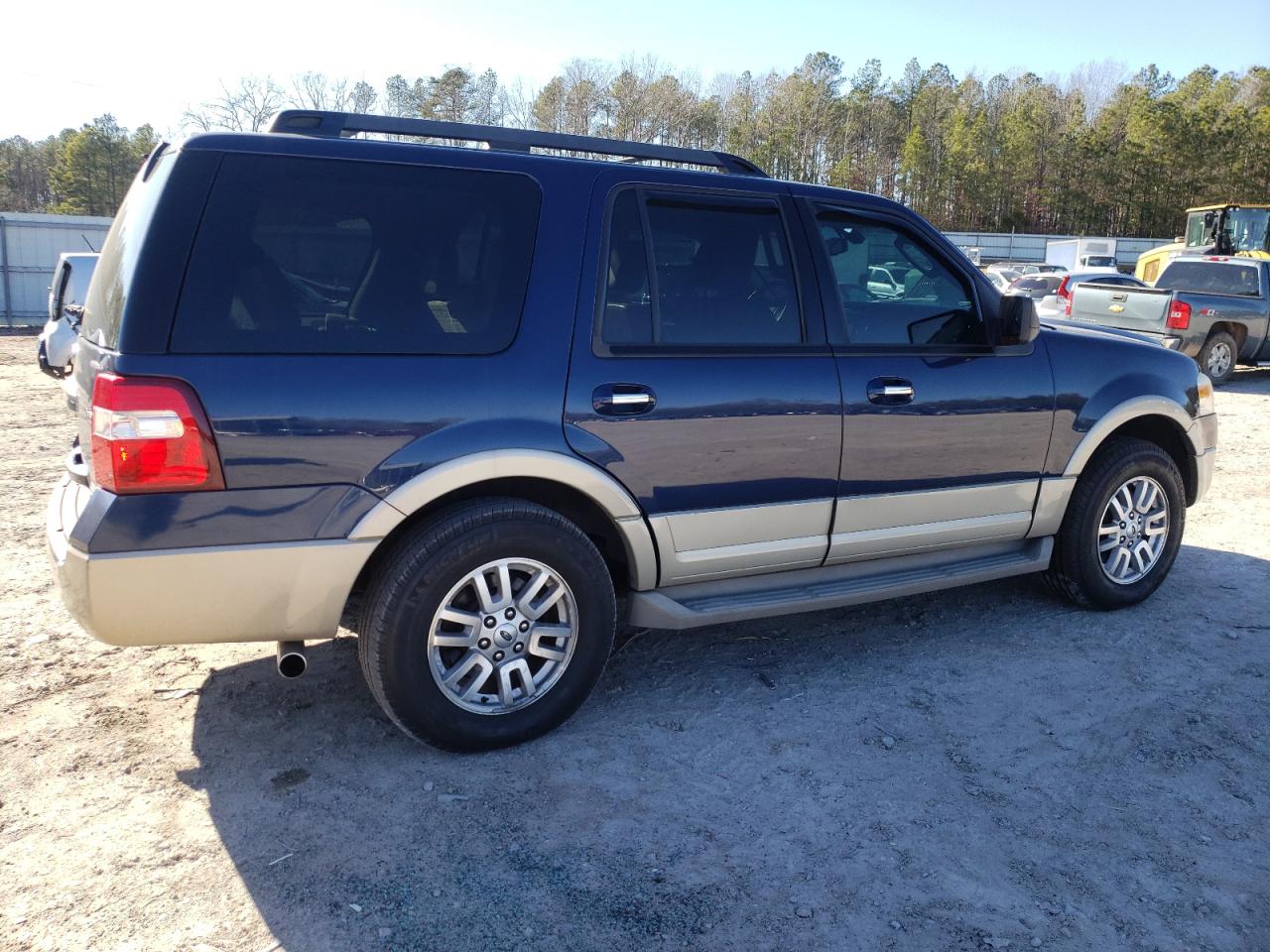 Photo 2 VIN: 1FMJU1J5XAEB59102 - FORD EXPEDITION 