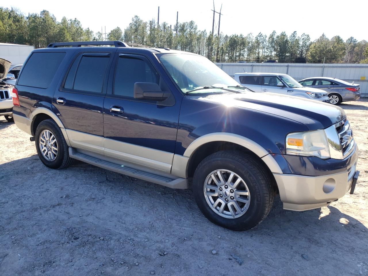 Photo 3 VIN: 1FMJU1J5XAEB59102 - FORD EXPEDITION 